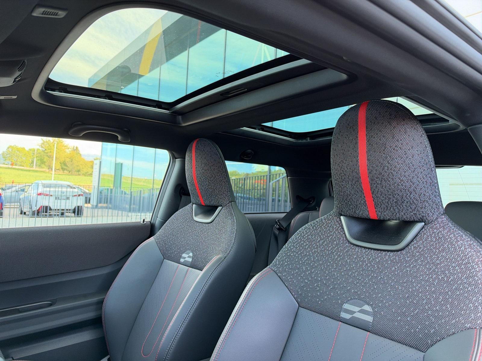 MINI John Cooper Works F66 2.0i (CH)-image-26