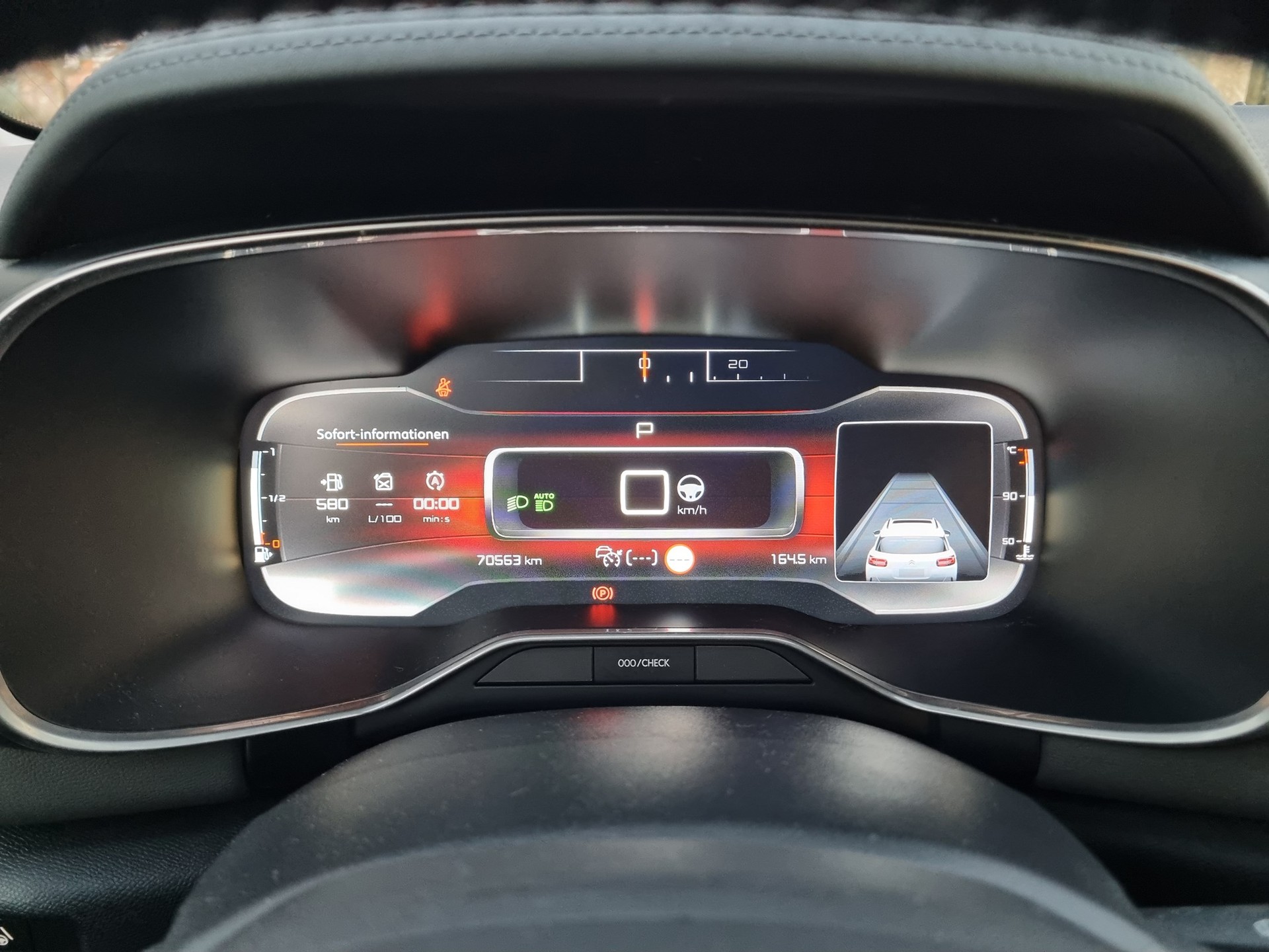 CITROEN C5 Aircross 2.0 BlueHD Shine EAT8-image-15