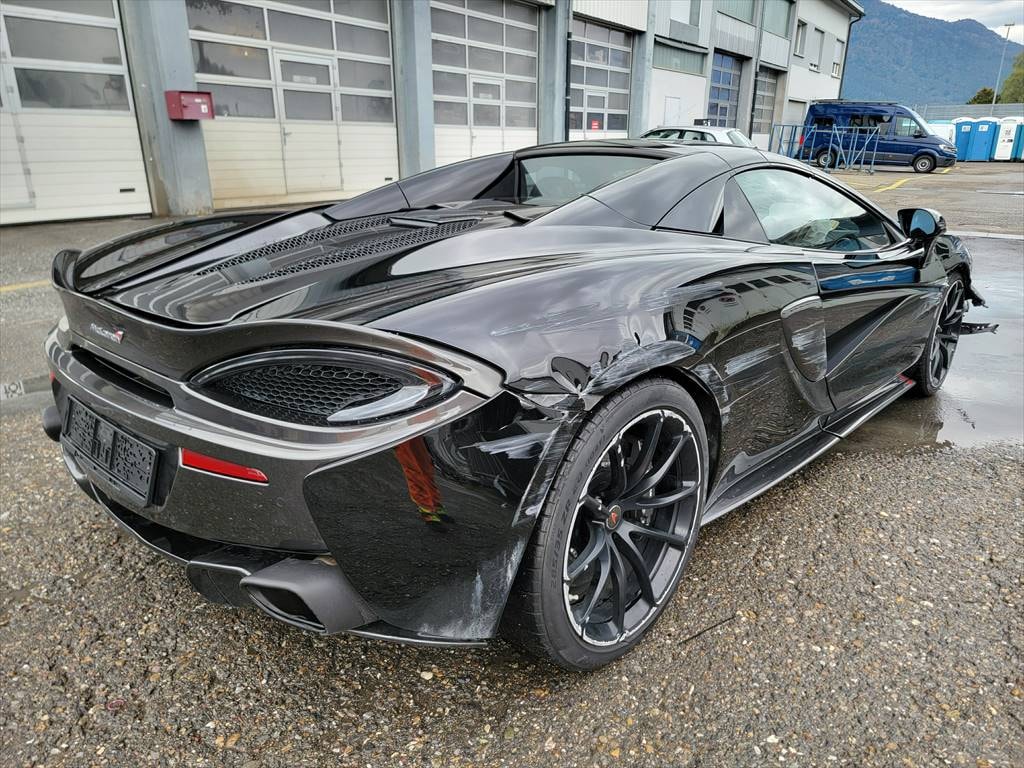 McLAREN 570S Spider 3.8 V8 SSG-image-4