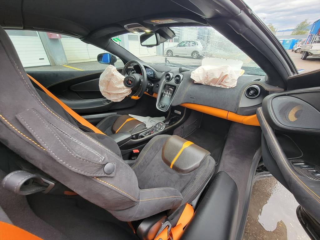 McLAREN 570S Spider 3.8 V8 SSG-image-9