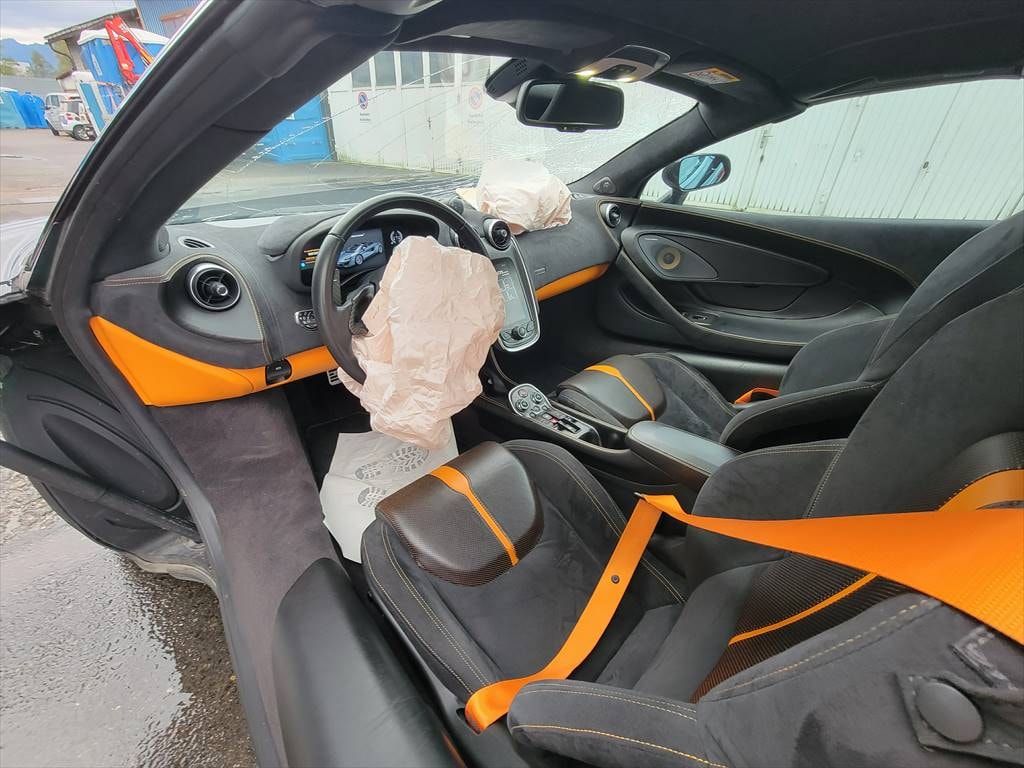 McLAREN 570S Spider 3.8 V8 SSG-image-8