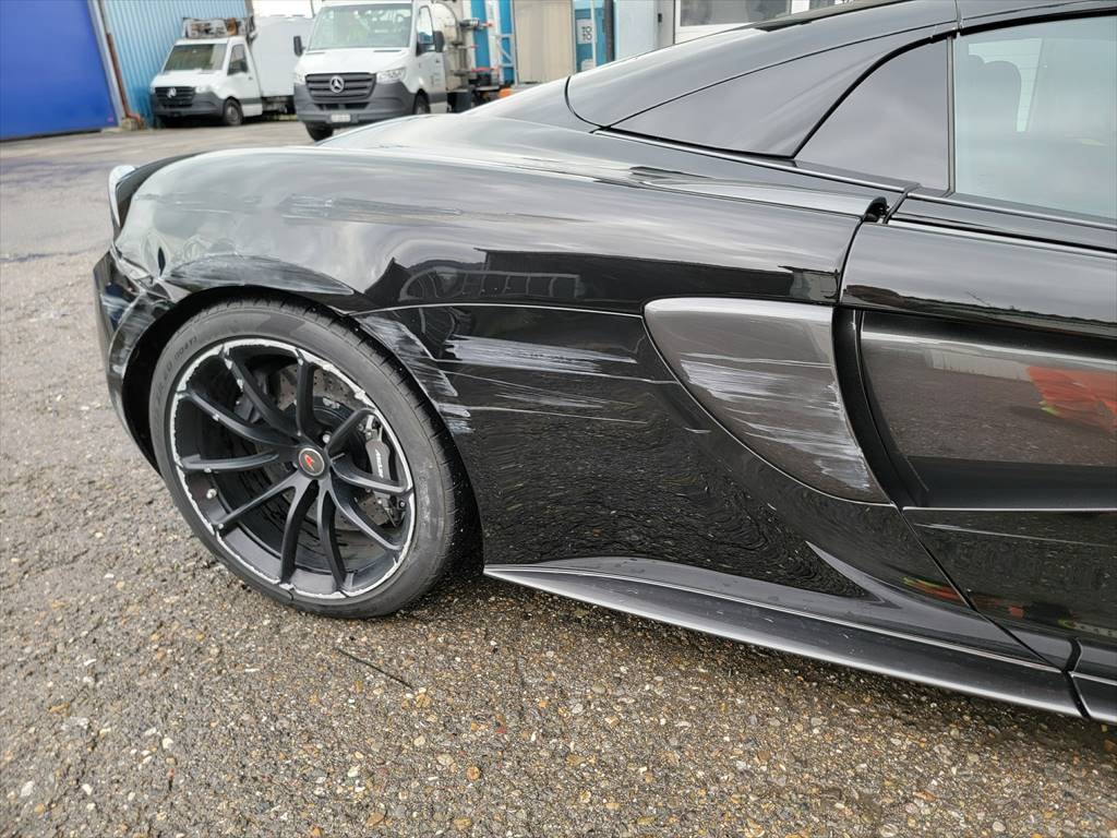 McLAREN 570S Spider 3.8 V8 SSG-image-13
