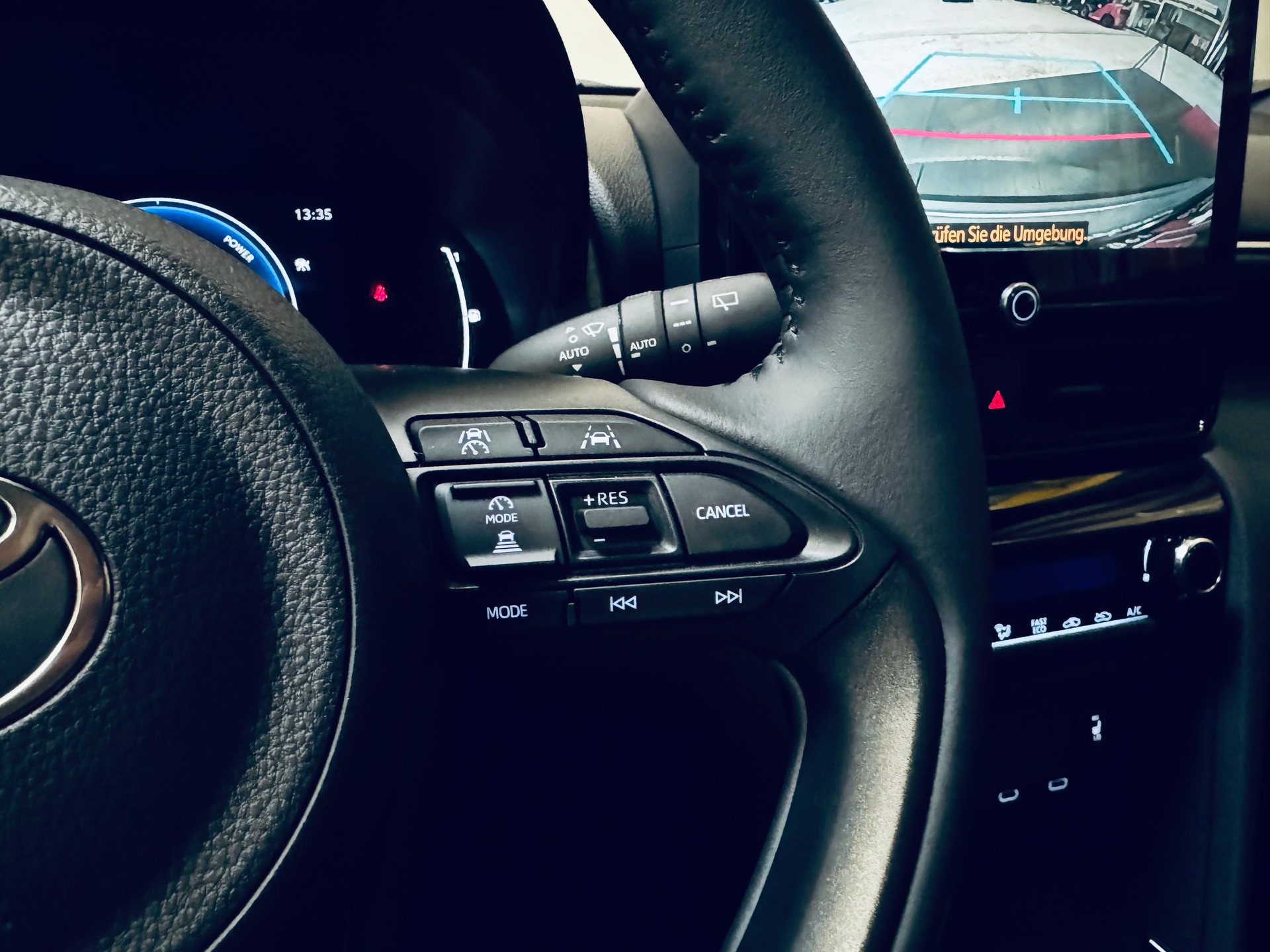 TOYOTA Yaris Cross 1.5 Trend AWDi e-CVT 130PS-image-19