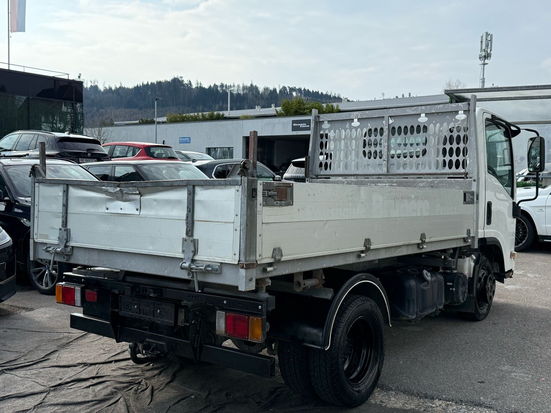 ISUZU NLS 85A / Pont basculant 4*4-image-4