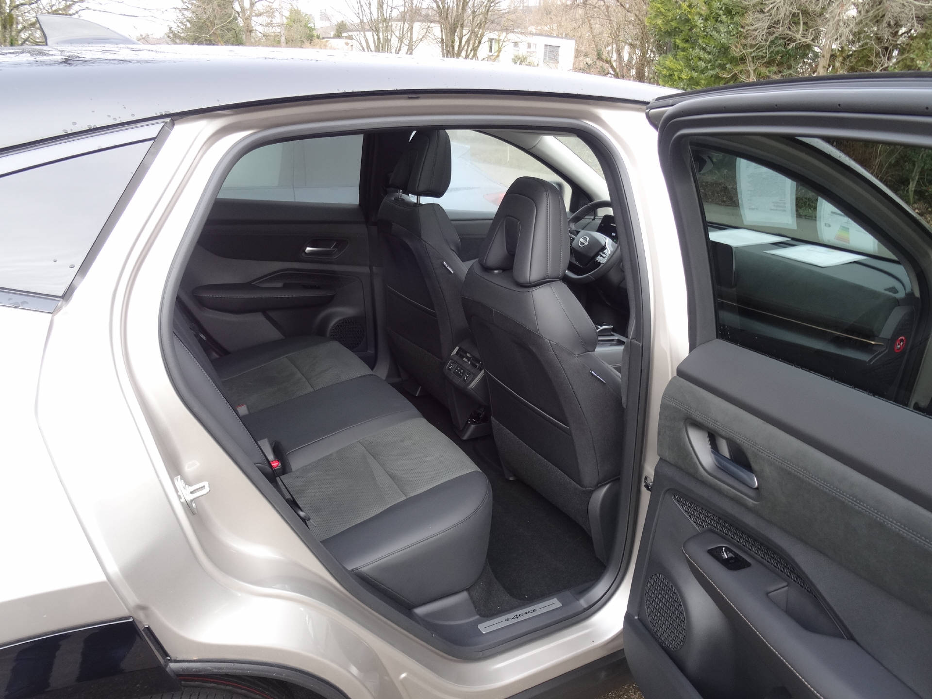 NISSAN Ariya Evolve e-4orce-image-9