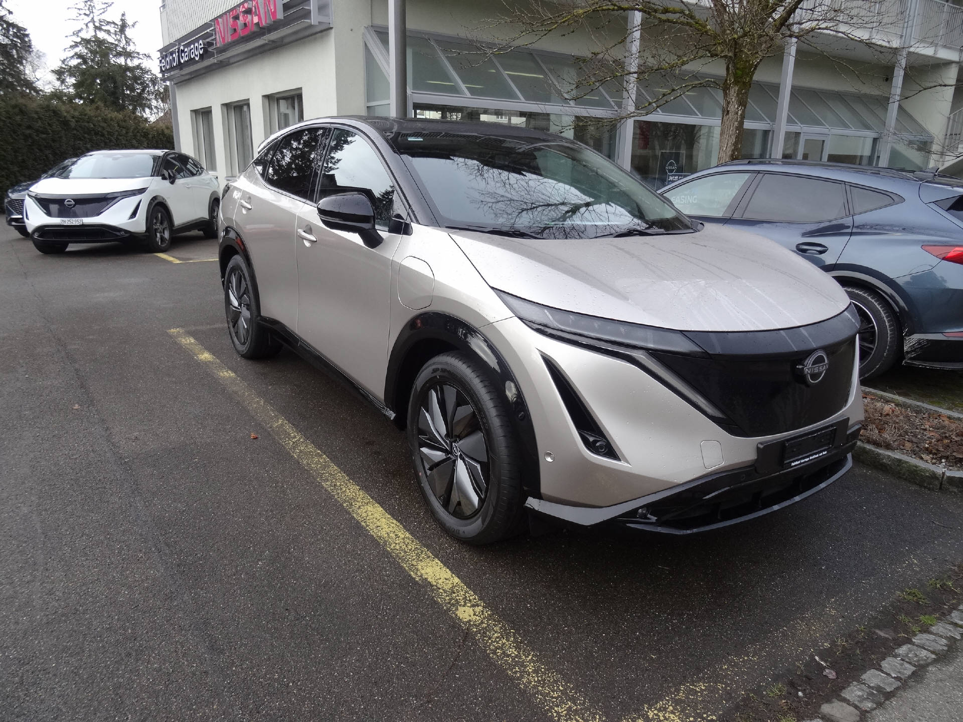 NISSAN Ariya Evolve e-4orce-showroom-element-1