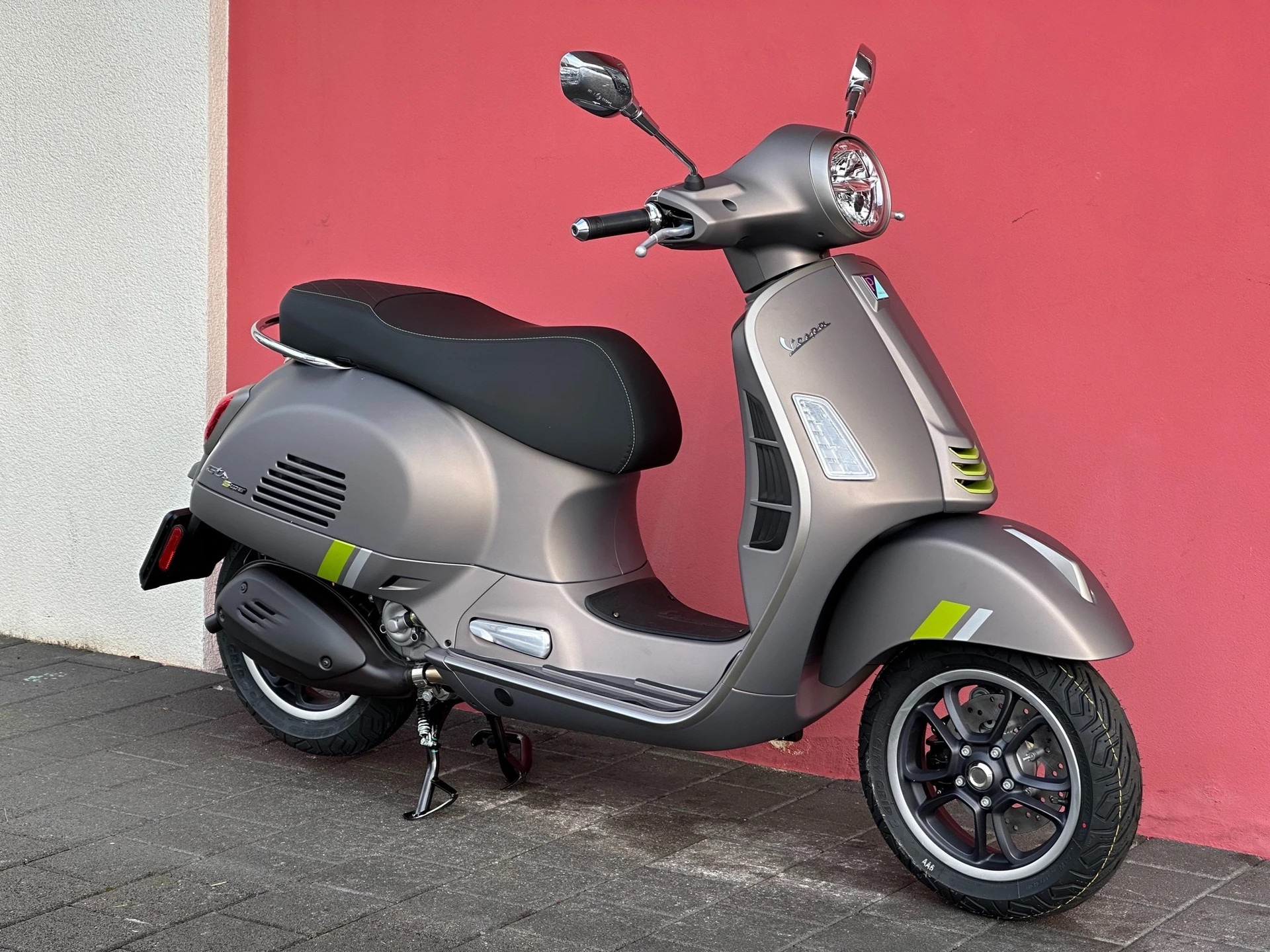 PIAGGIO Vespa GTS 125 Super Tech ABS-image-3