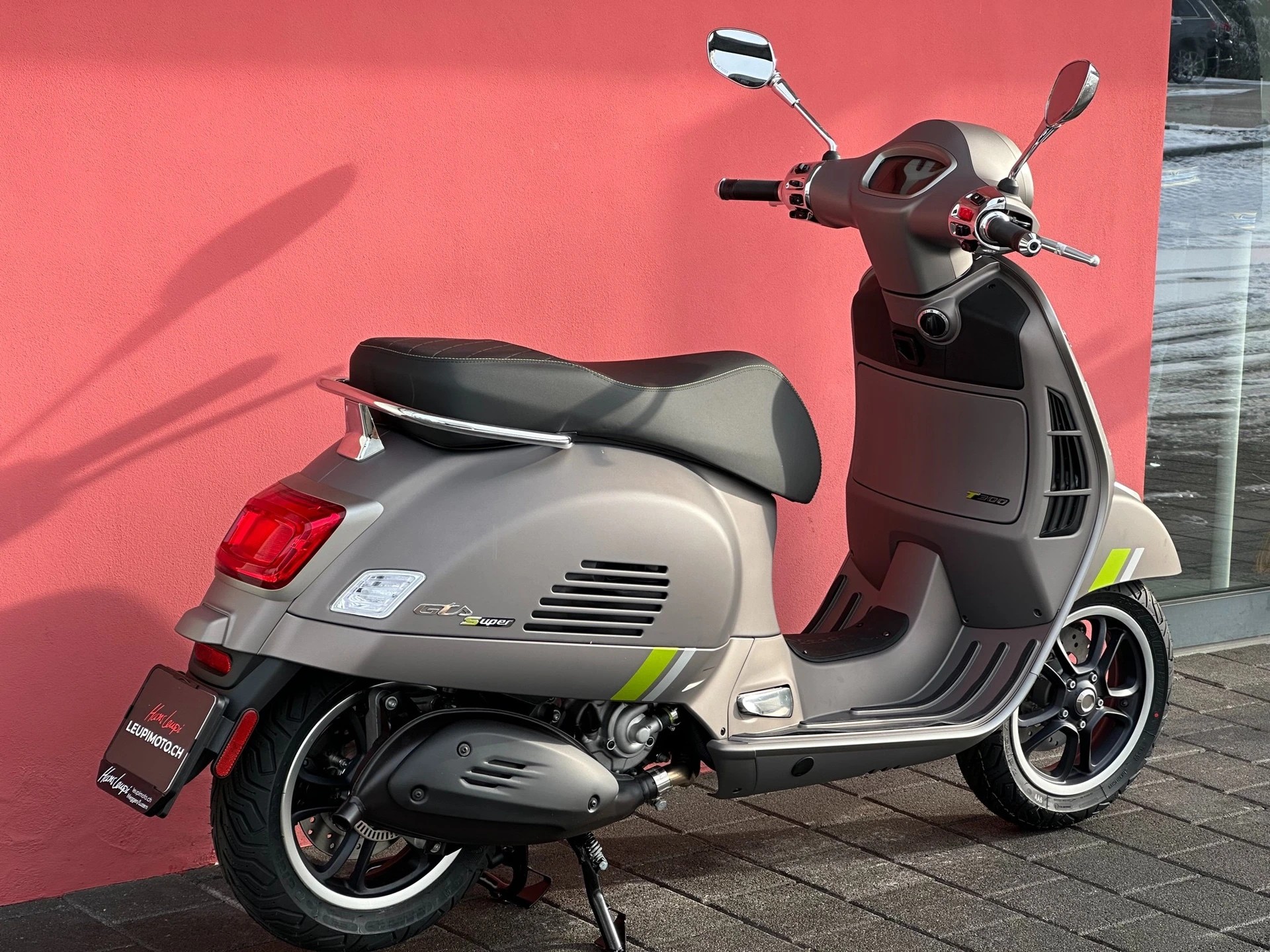 PIAGGIO Vespa GTS 125 Super Tech ABS-image-6
