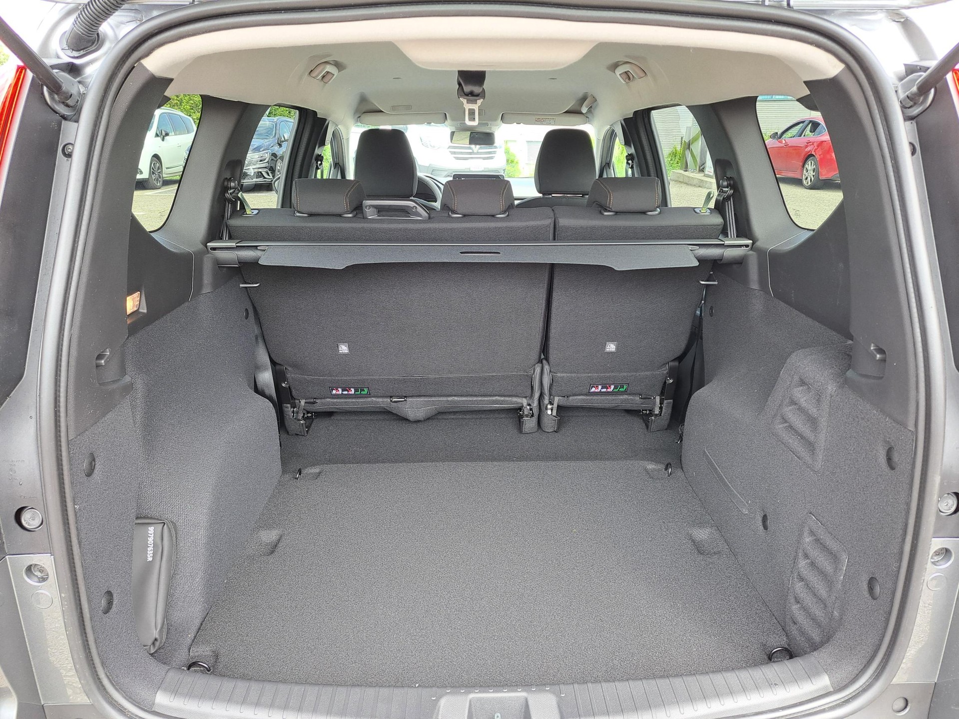DACIA Jogger extreme+ hybrid 140 5-Plätzer-image-9