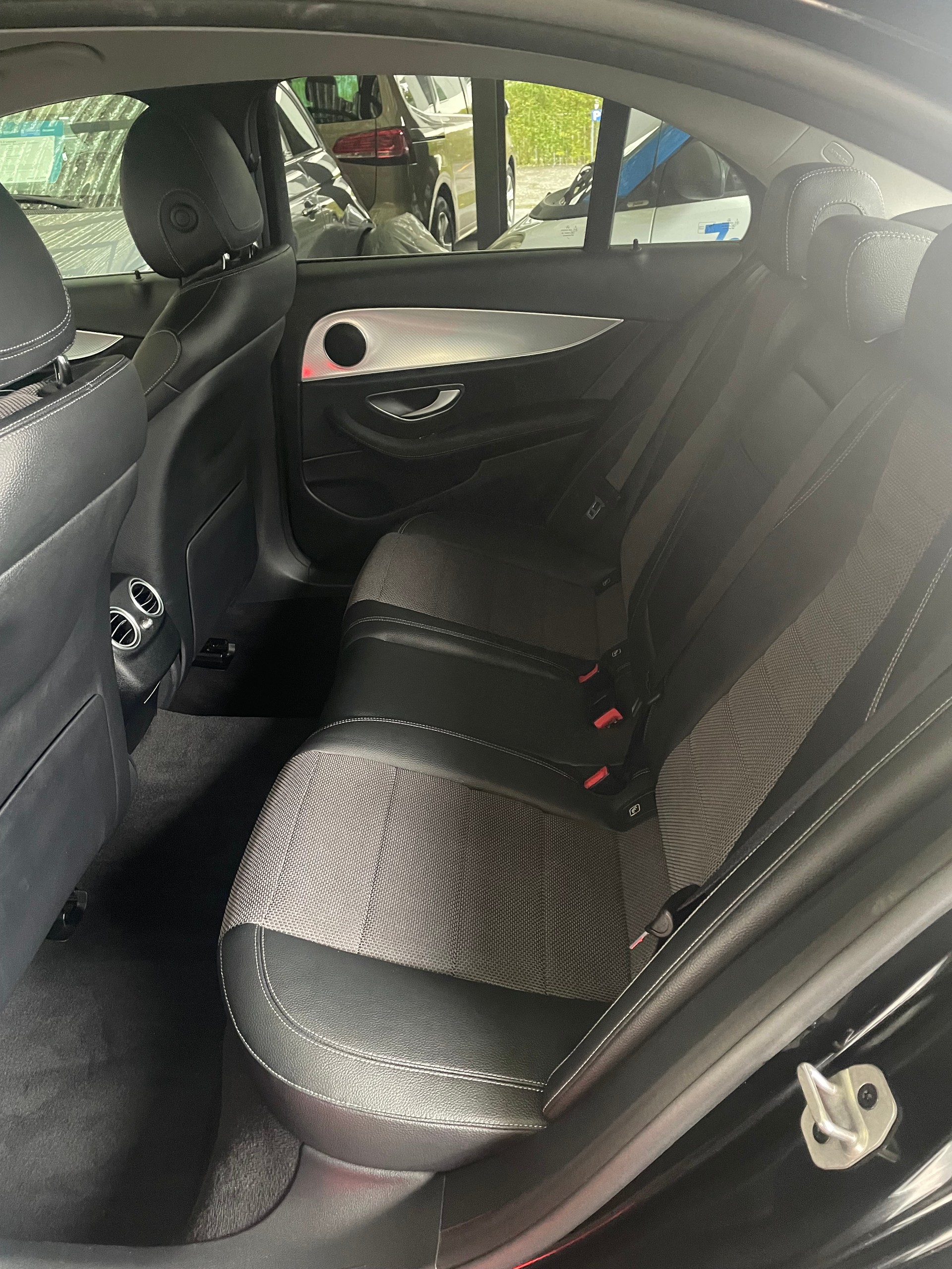 MERCEDES-BENZ E 200 Avantgarde 9G-Tronic-image-8