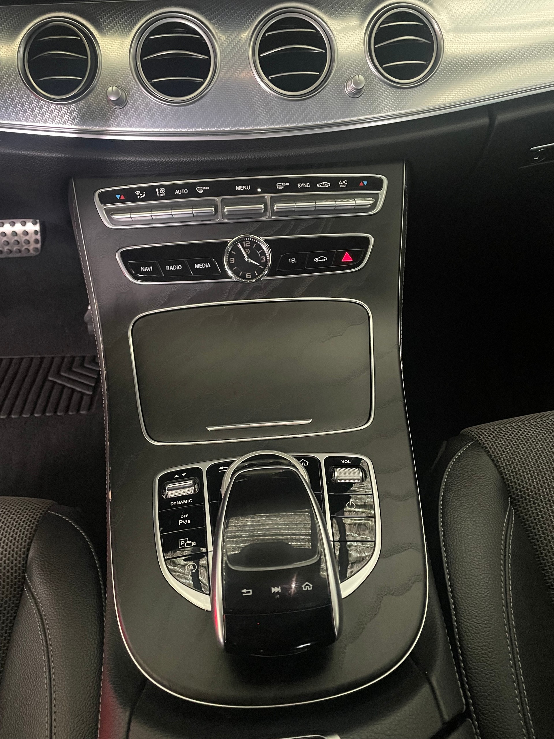 MERCEDES-BENZ E 200 Avantgarde 9G-Tronic-image-10