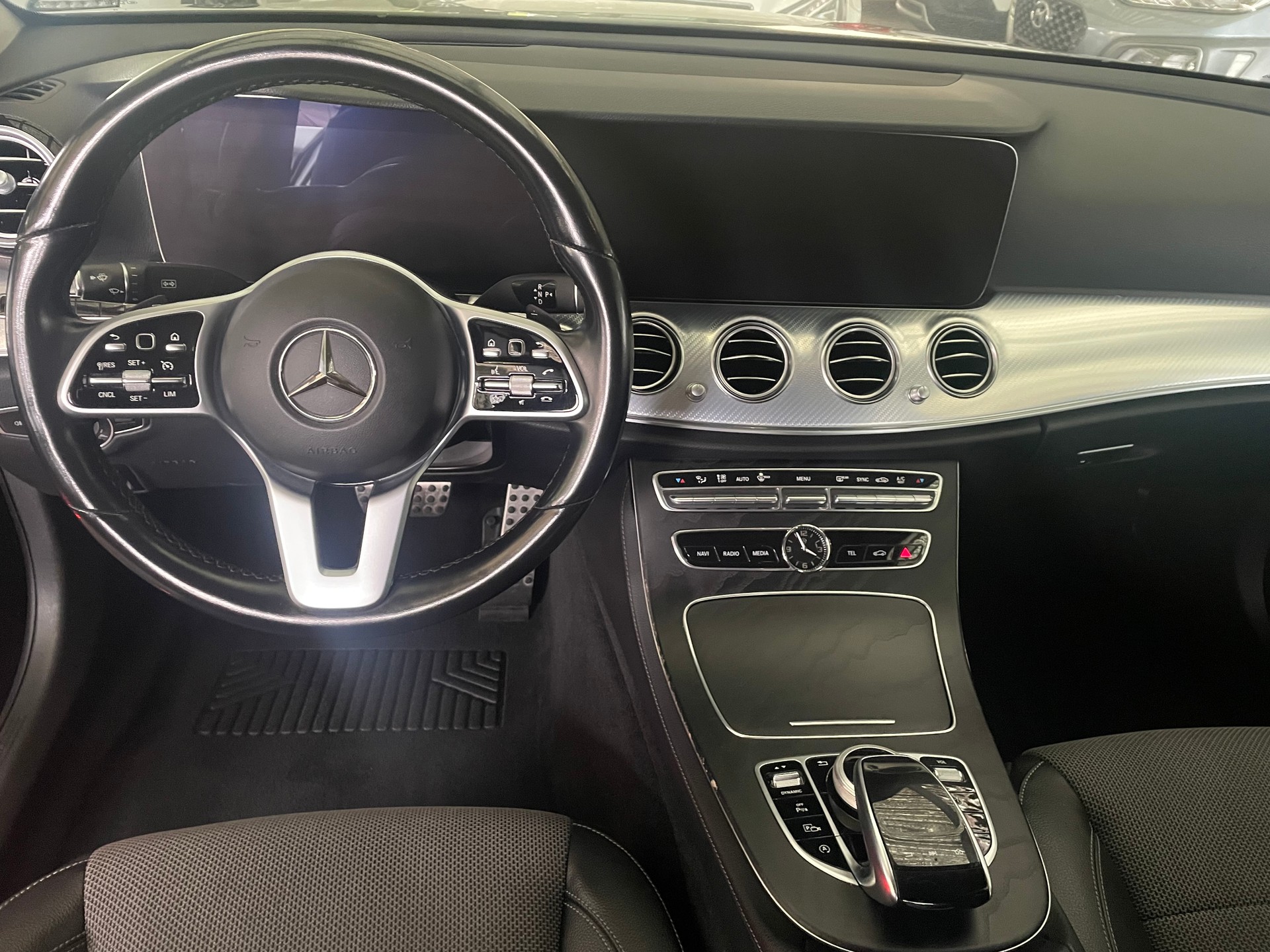 MERCEDES-BENZ E 200 Avantgarde 9G-Tronic-image-9