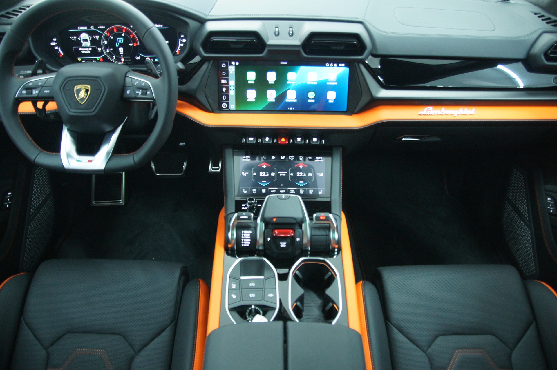 LAMBORGHINI Urus SE-image-11