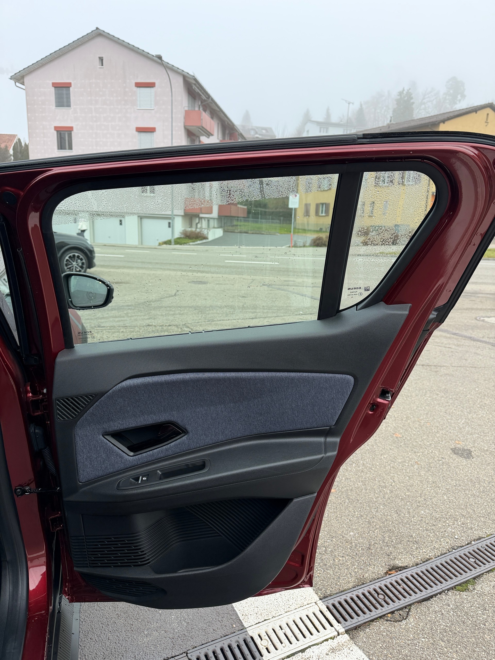 RENAULT R4 E-Tech Comfort Range 52 kWh Techno-image-7