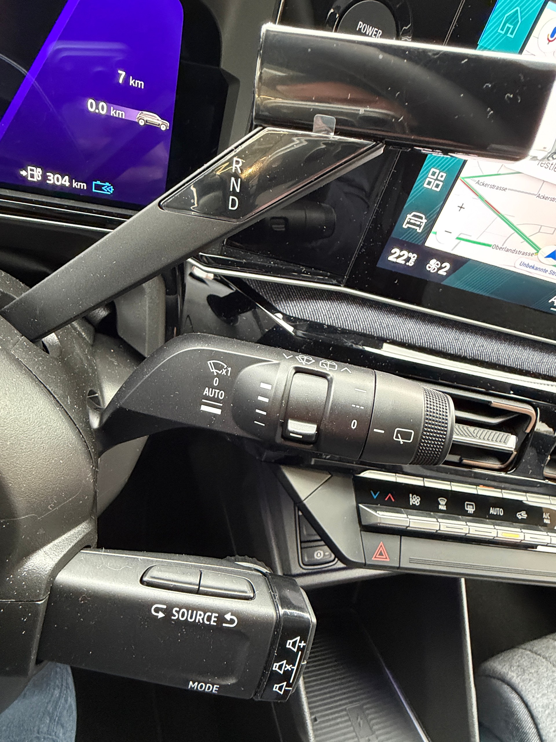 RENAULT R4 E-Tech Comfort Range 52 kWh Techno-image-21
