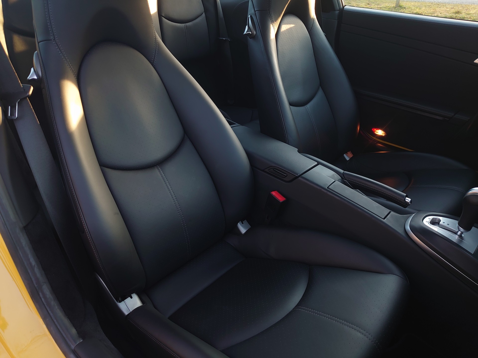 PORSCHE 911 Carrera S-image-11
