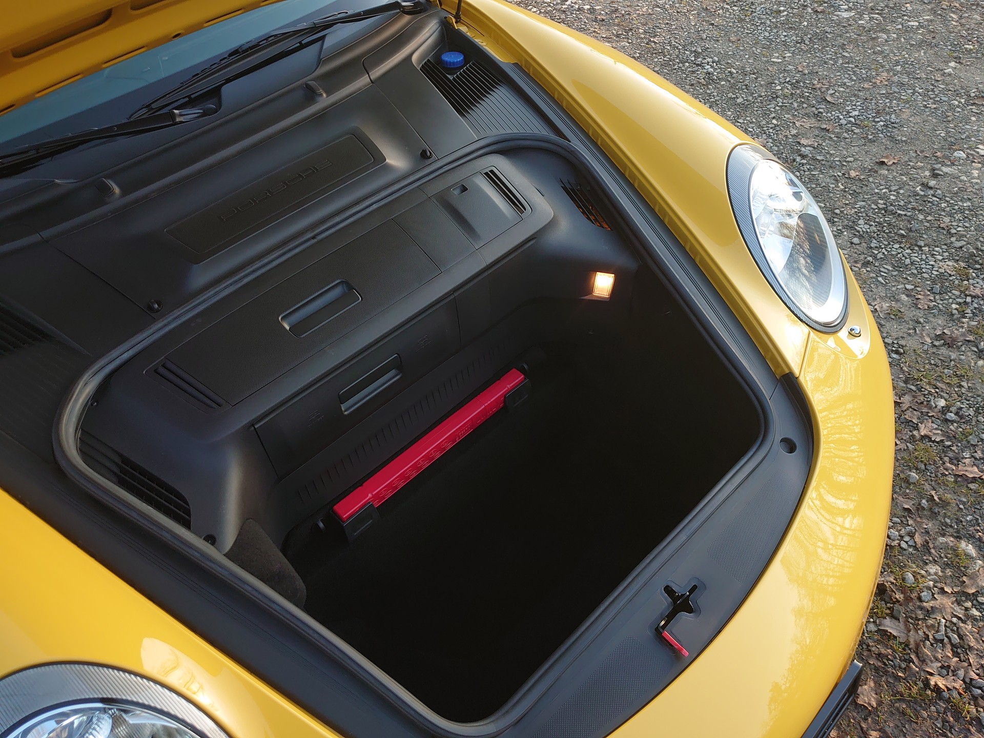PORSCHE 911 Carrera S-image-13
