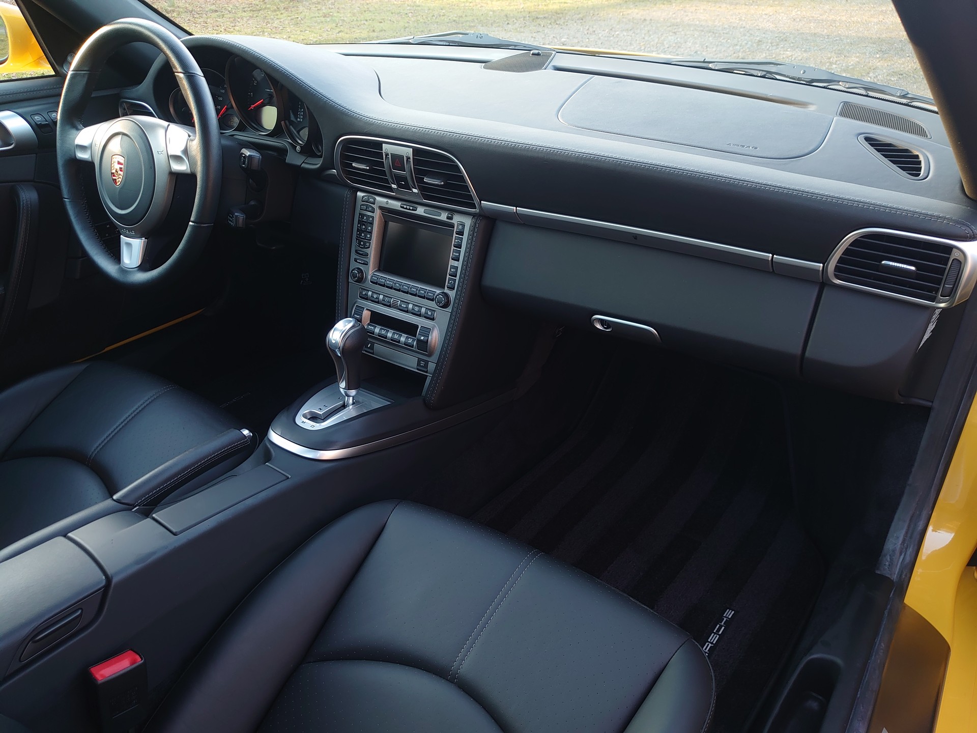 PORSCHE 911 Carrera S-image-12