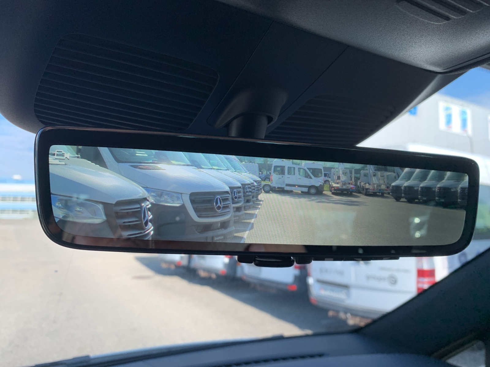 MERCEDES-BENZ V 300 d lang Avantgarde 4Matic 9G-Tronic-image-14