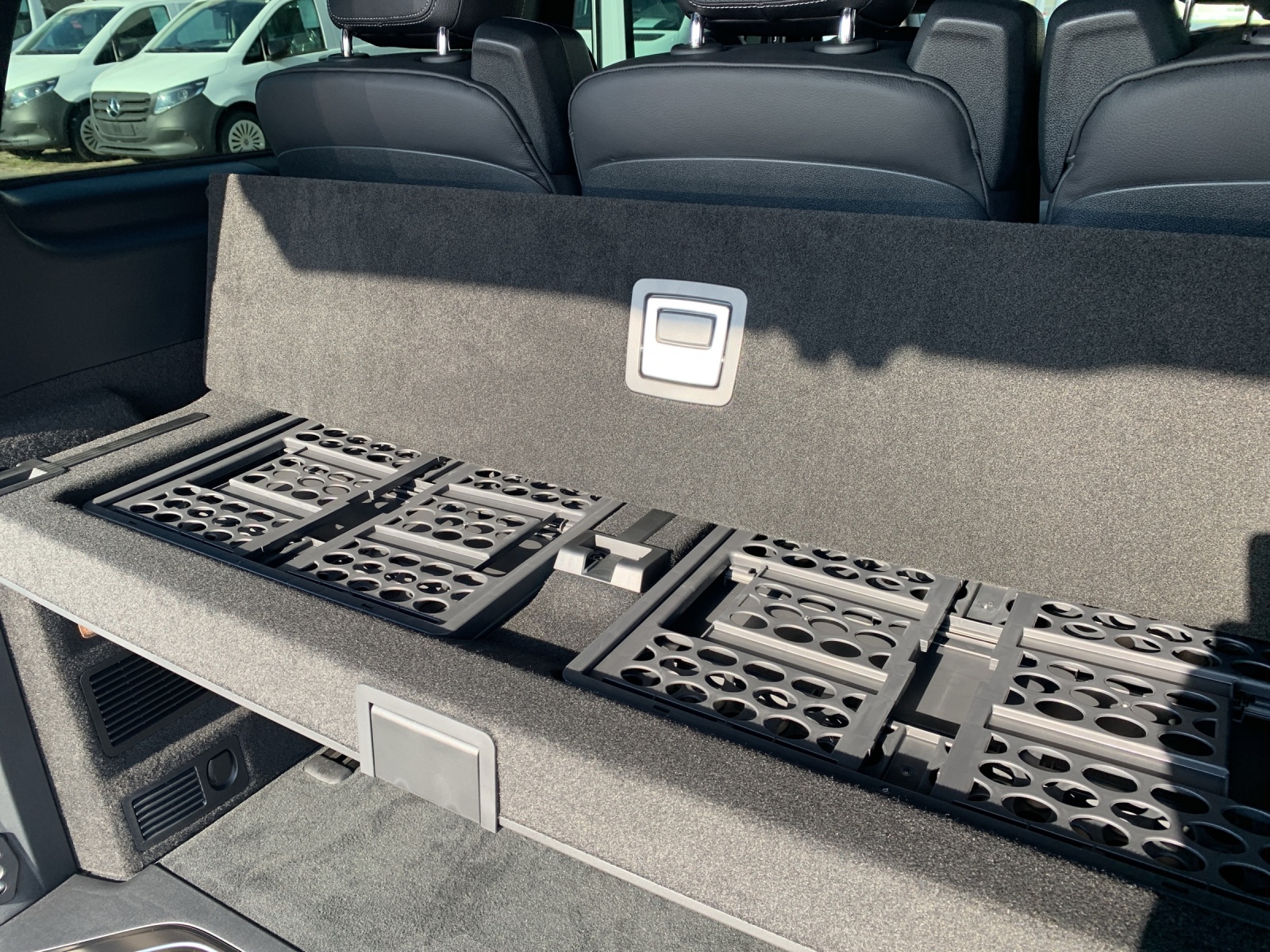 MERCEDES-BENZ V 300 d lang Avantgarde 4Matic 9G-Tronic-image-13