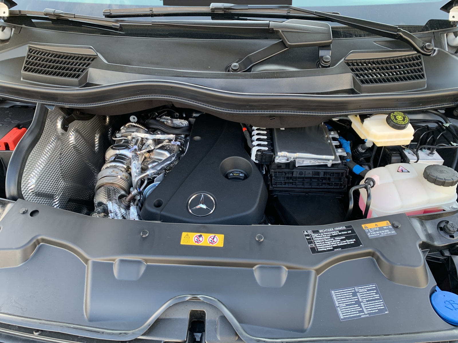 MERCEDES-BENZ V 300 d lang Avantgarde 4Matic 9G-Tronic-image-11