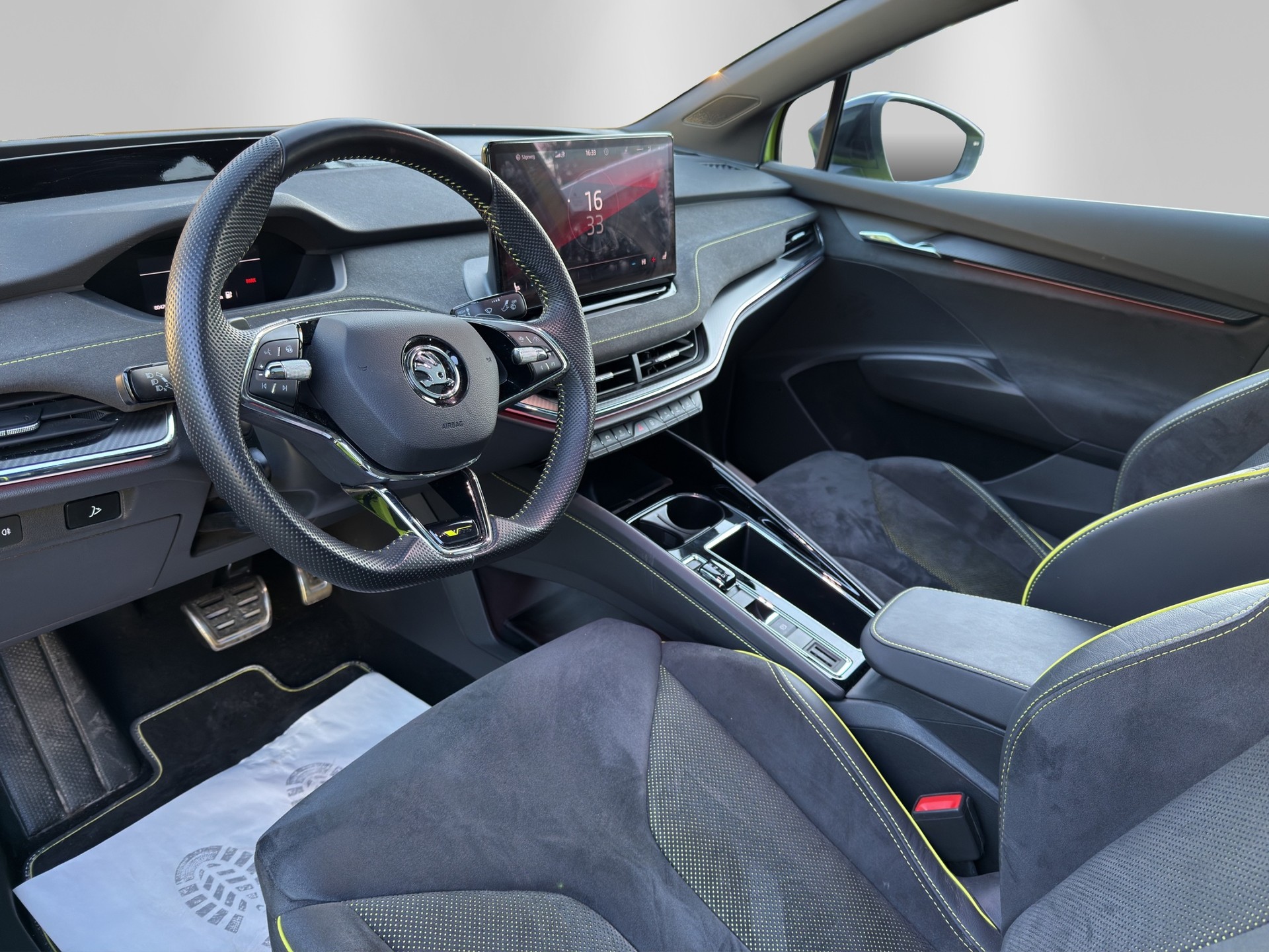 SKODA Enyaq Coupé RS iV 80 4x4-image-7