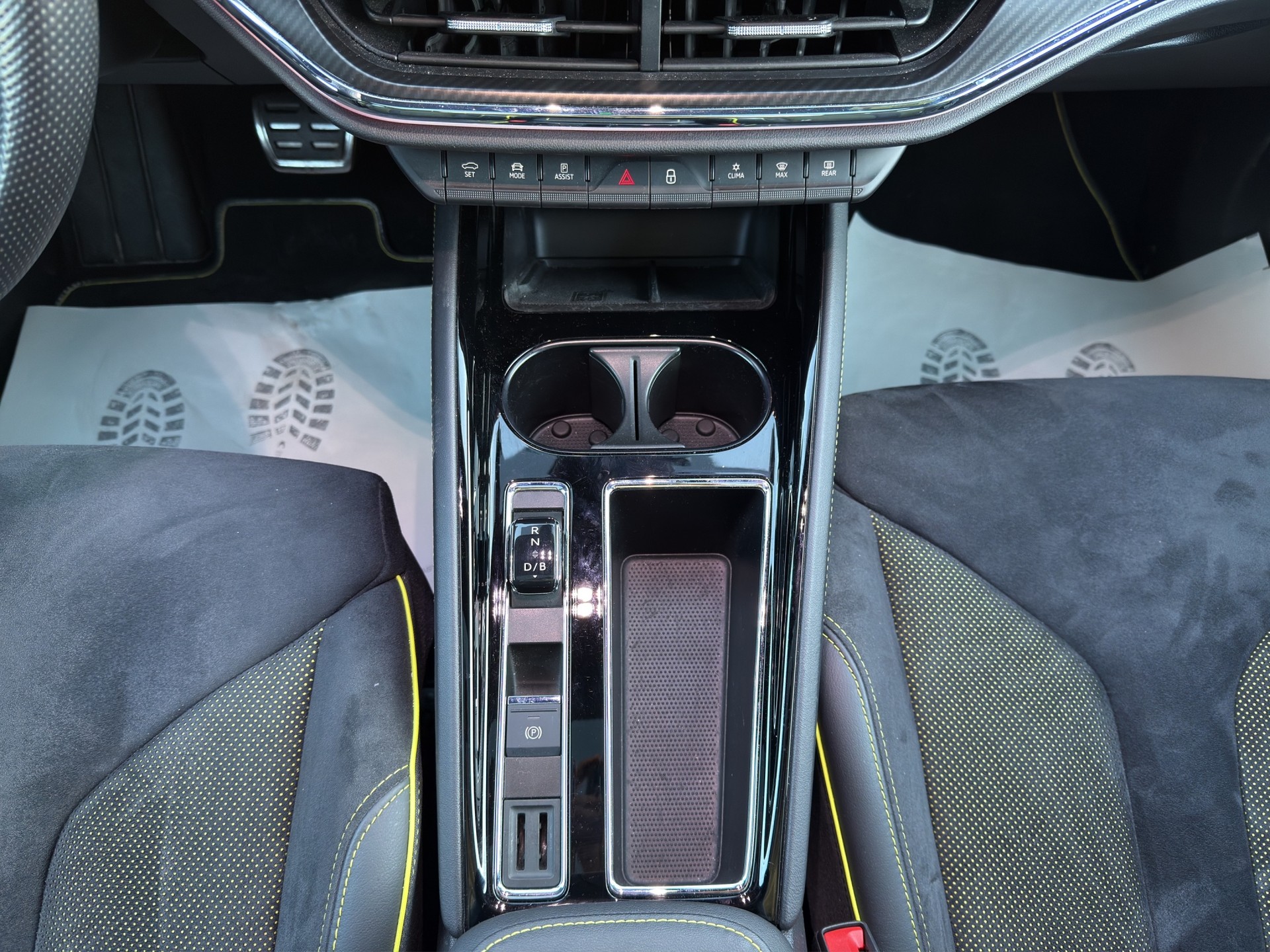 SKODA Enyaq Coupé RS iV 80 4x4-image-10