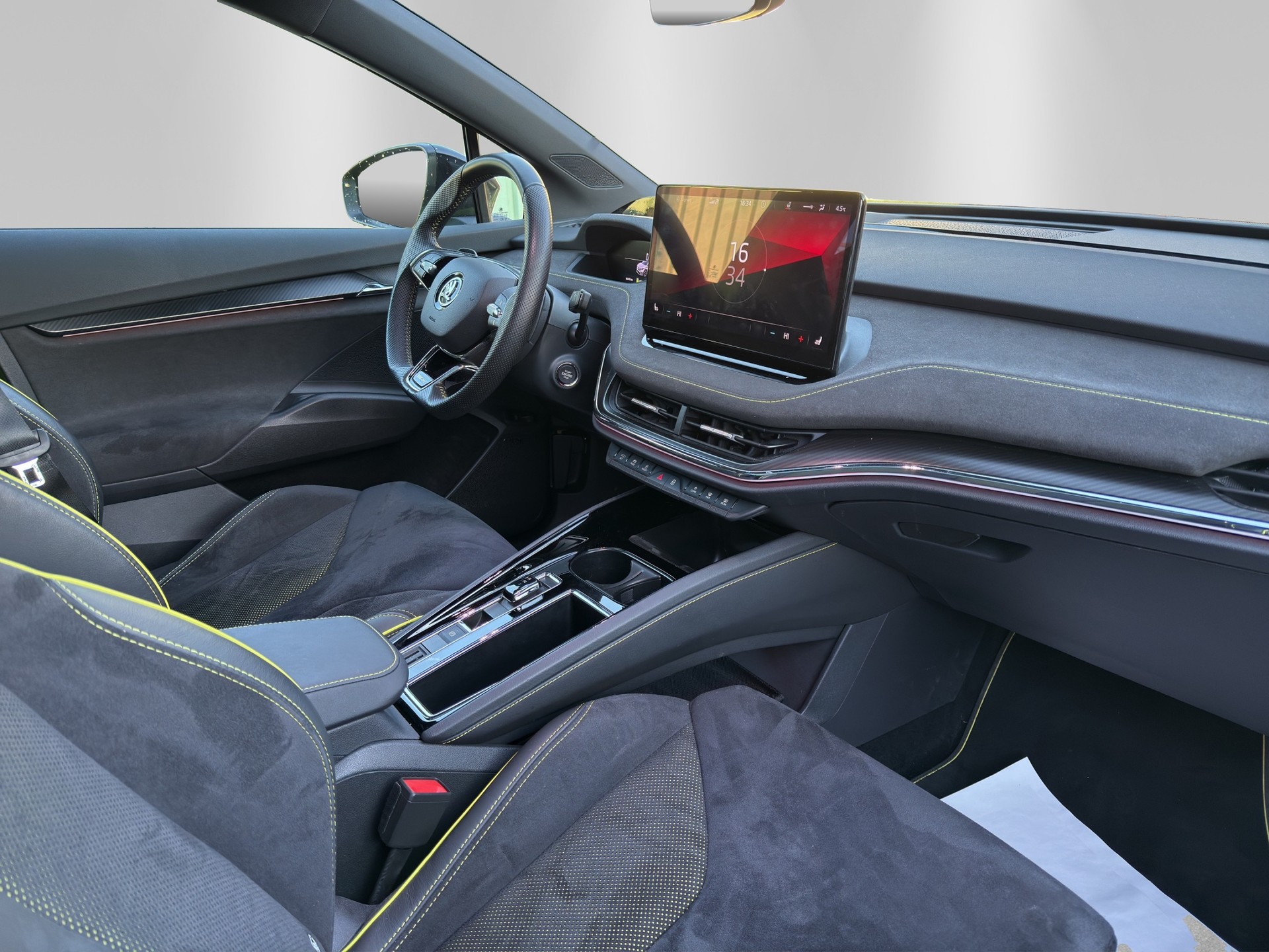 SKODA Enyaq Coupé RS iV 80 4x4-image-13