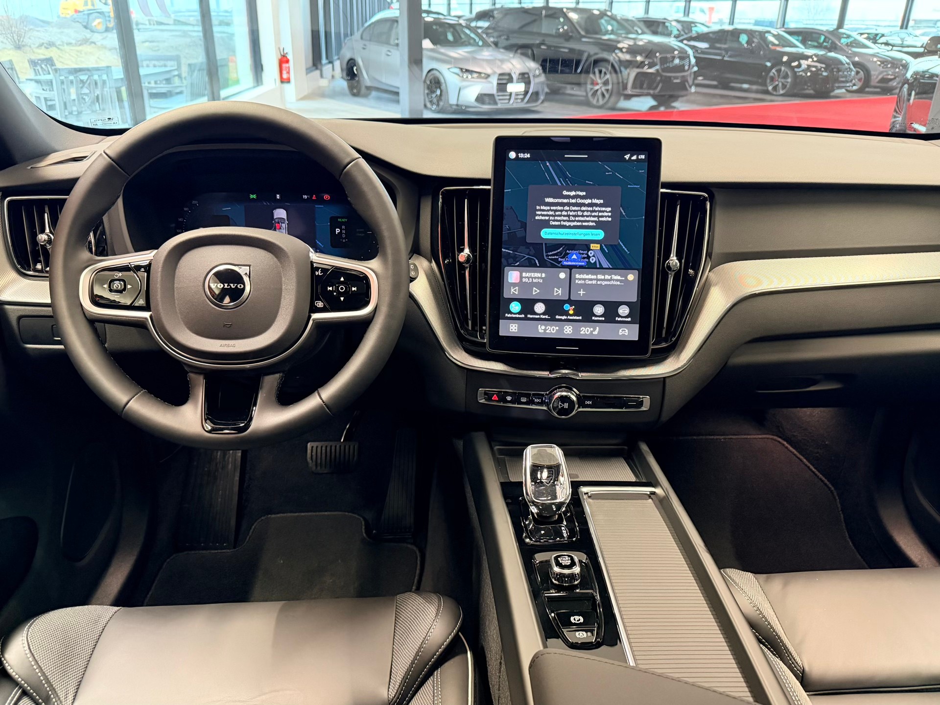 VOLVO XC60 T8 eAWD PluginHybrid Black Ed. Ultra Geartronic-image-17