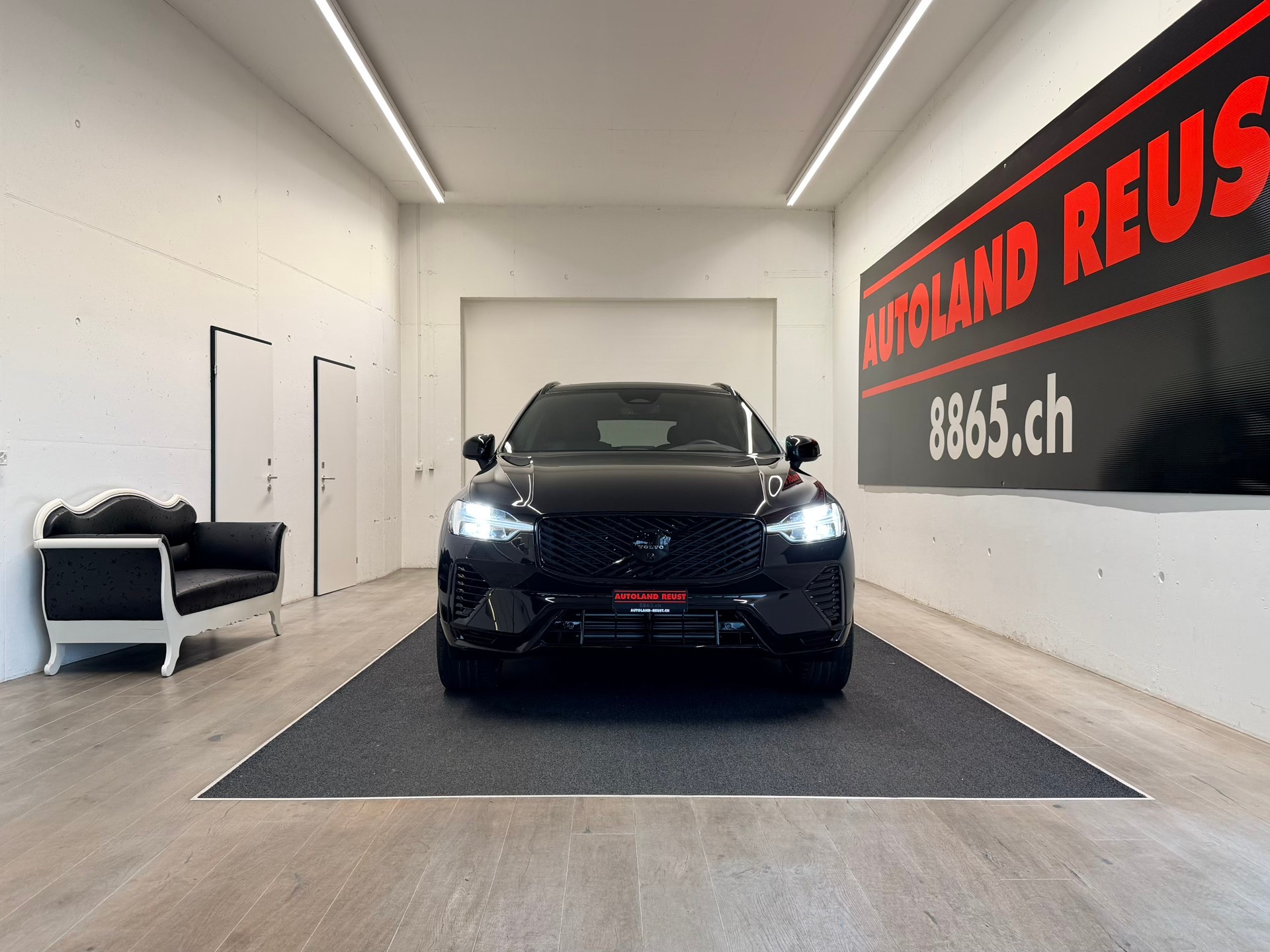 VOLVO XC60 T8 eAWD PluginHybrid Black Ed. Ultra Geartronic-showroom-element-1