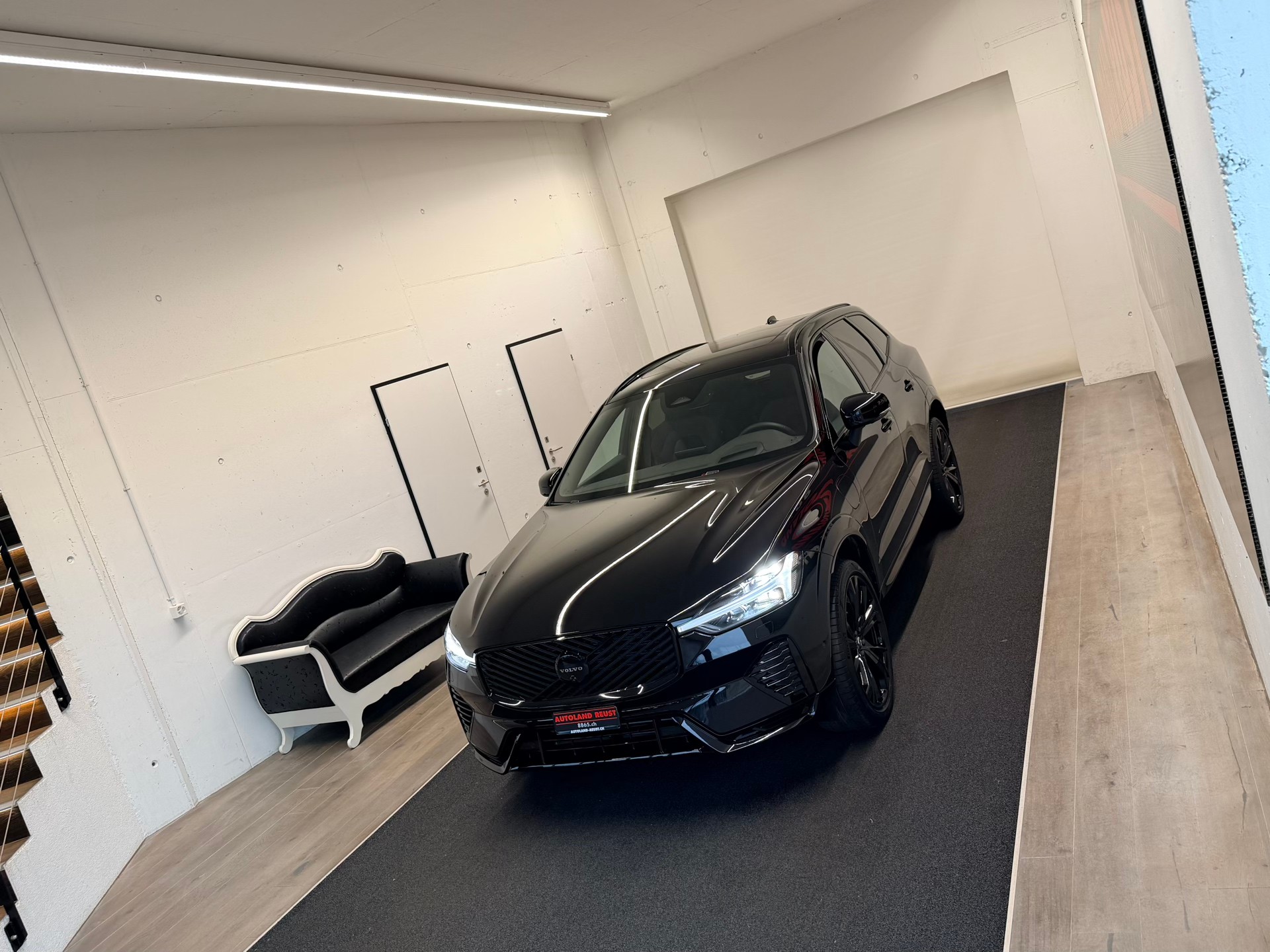 VOLVO XC60 T8 eAWD PluginHybrid Black Ed. Ultra Geartronic-showroom-element-3