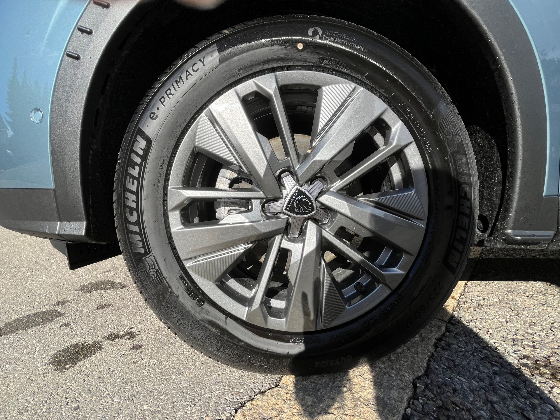 PEUGEOT 5008 1.2 Hybrid Allure Premium-image-11