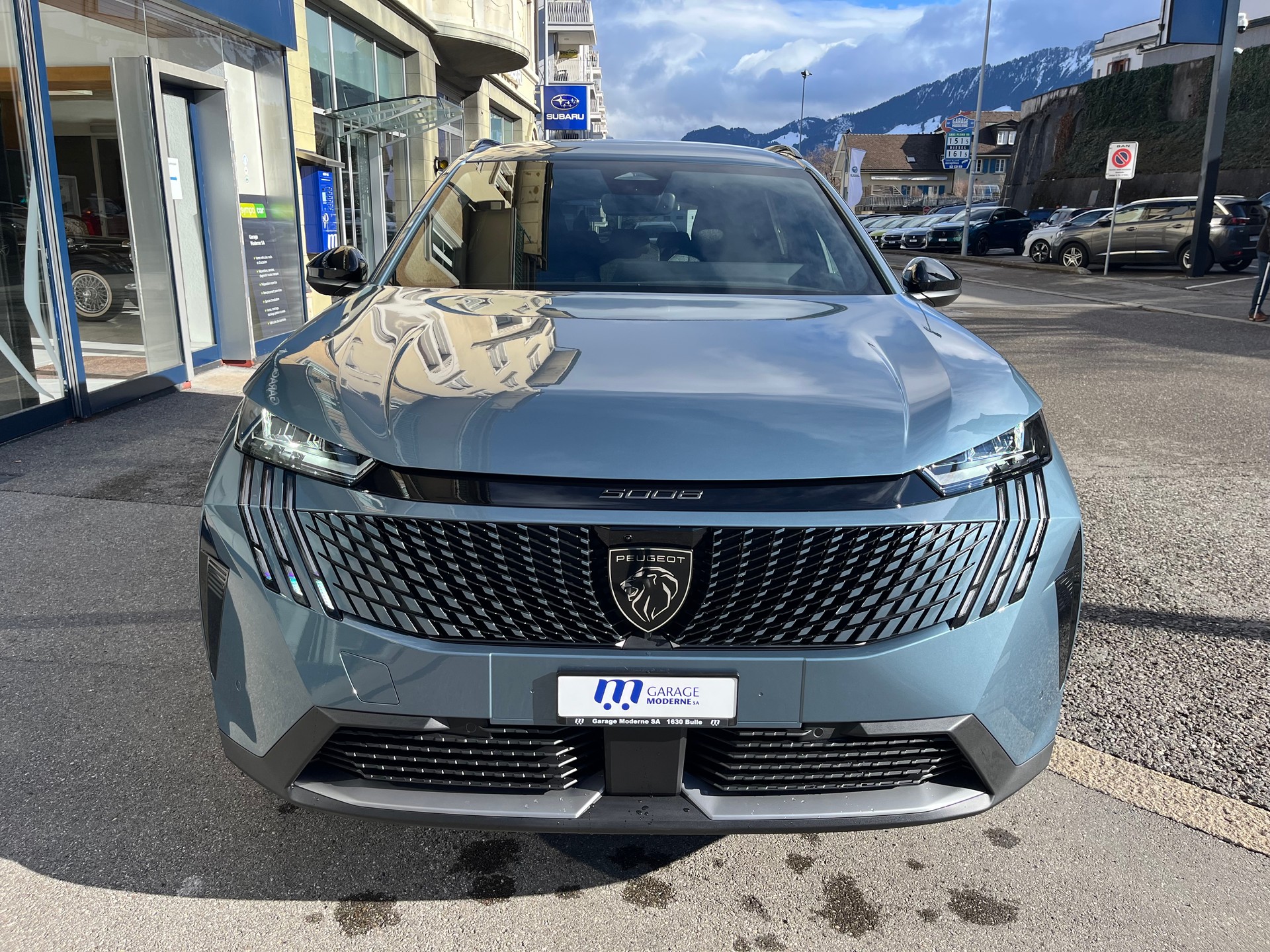 PEUGEOT 5008 1.2 Hybrid Allure Premium-showroom-element-2