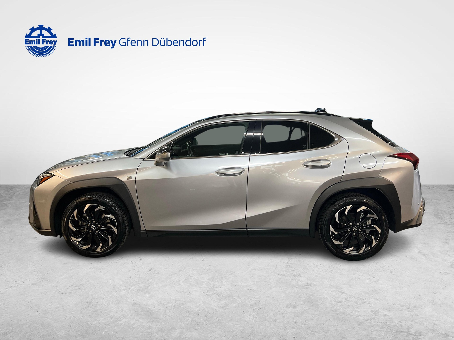 LEXUS UX 250h F-Line-showroom-element-1