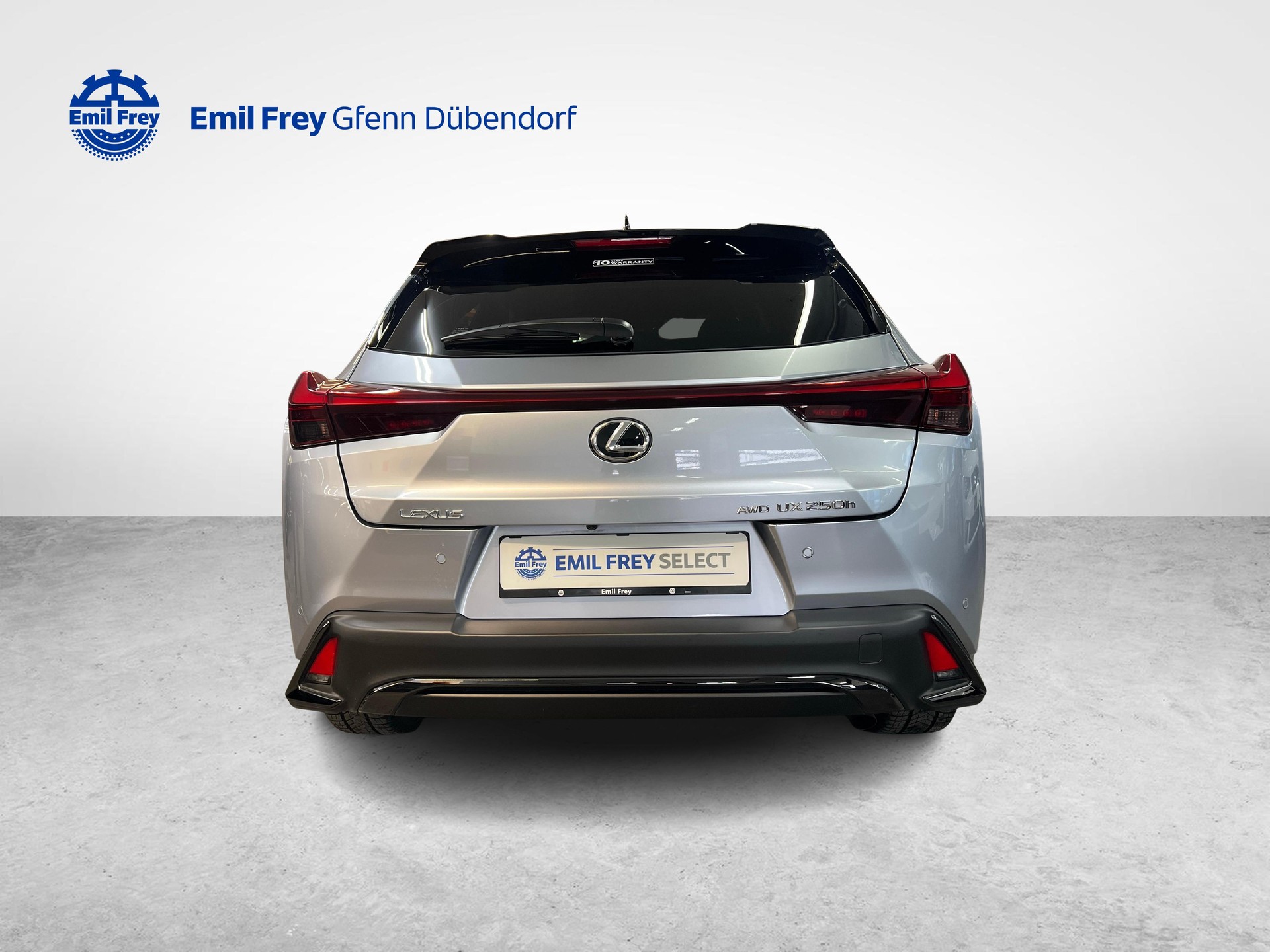 LEXUS UX 250h F-Line-showroom-element-3