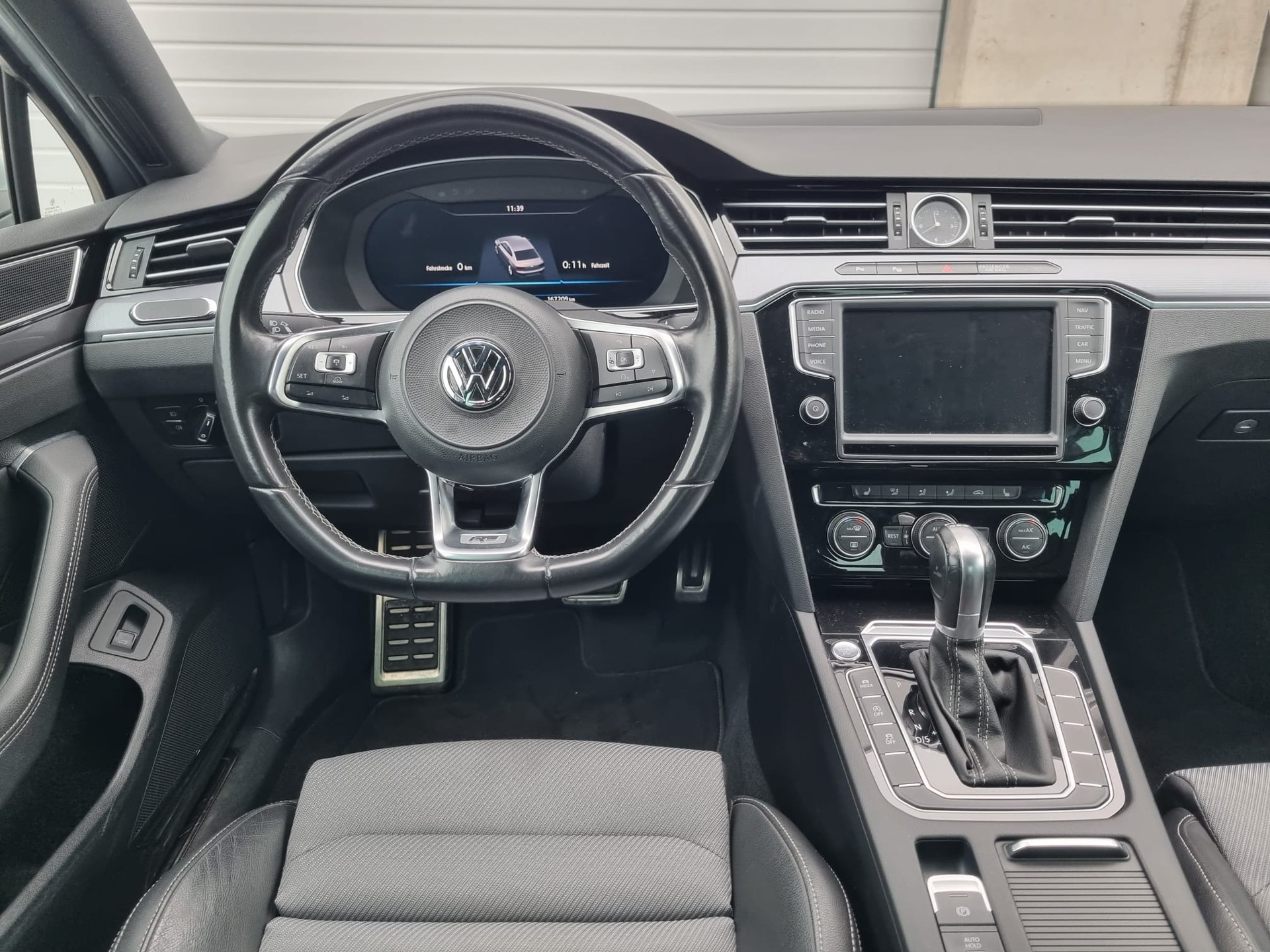 VW Passat 2.0 TDI SCR BMT Comfortline DSG-image-13