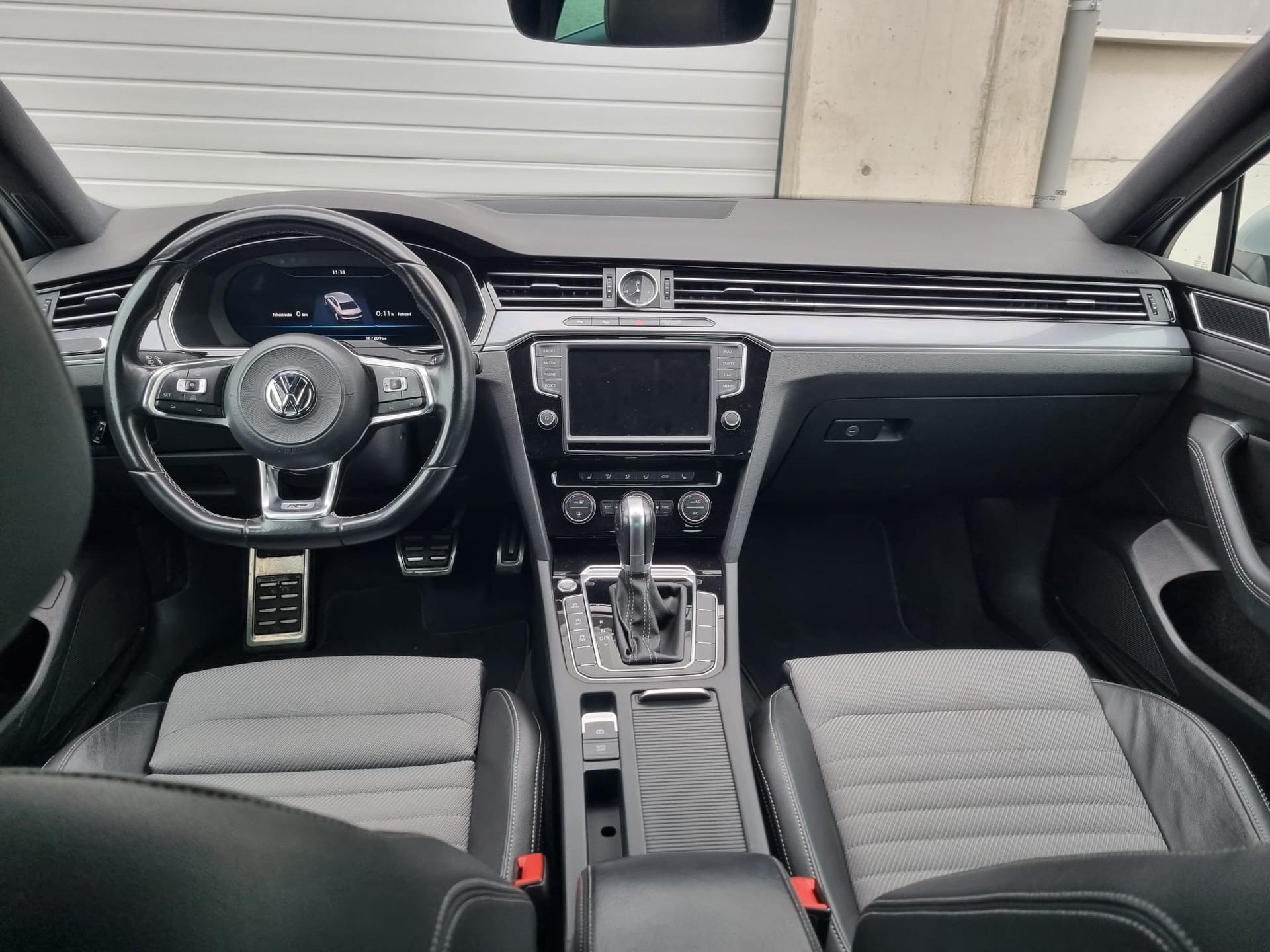 VW Passat 2.0 TDI SCR BMT Comfortline DSG-image-9