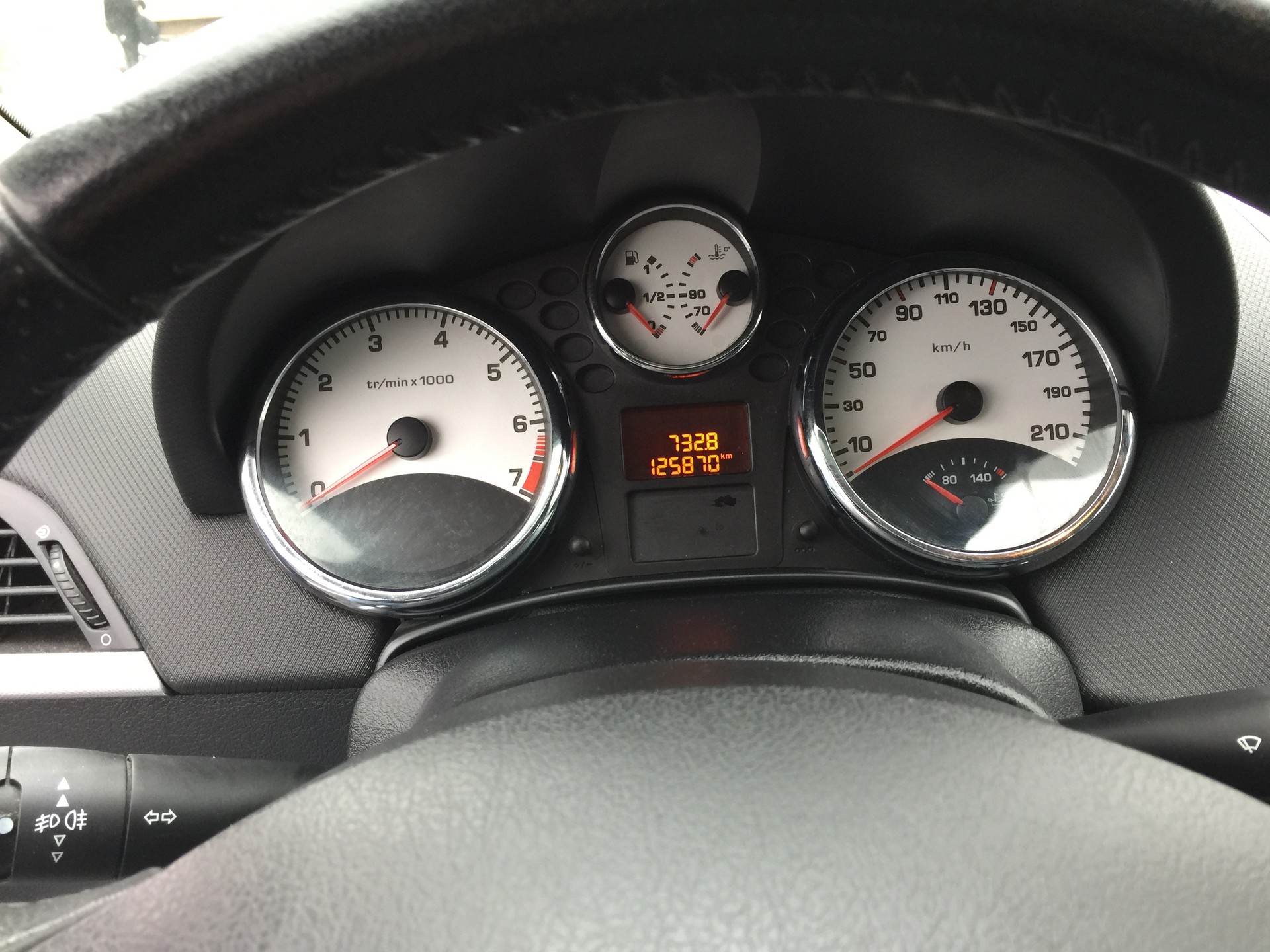 PEUGEOT 207 1.6 16V Sport Pack-image-12