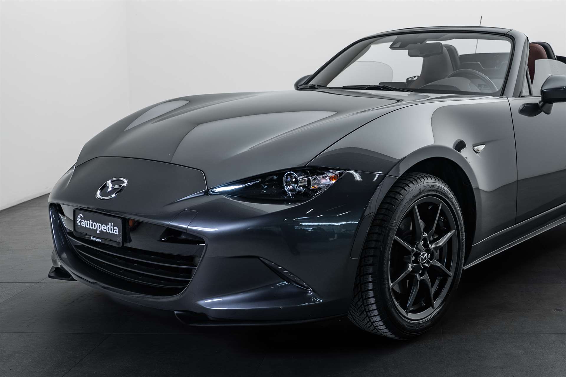 MAZDA MX-5 SKYACTIV-G 160 Havana-showroom-element-2