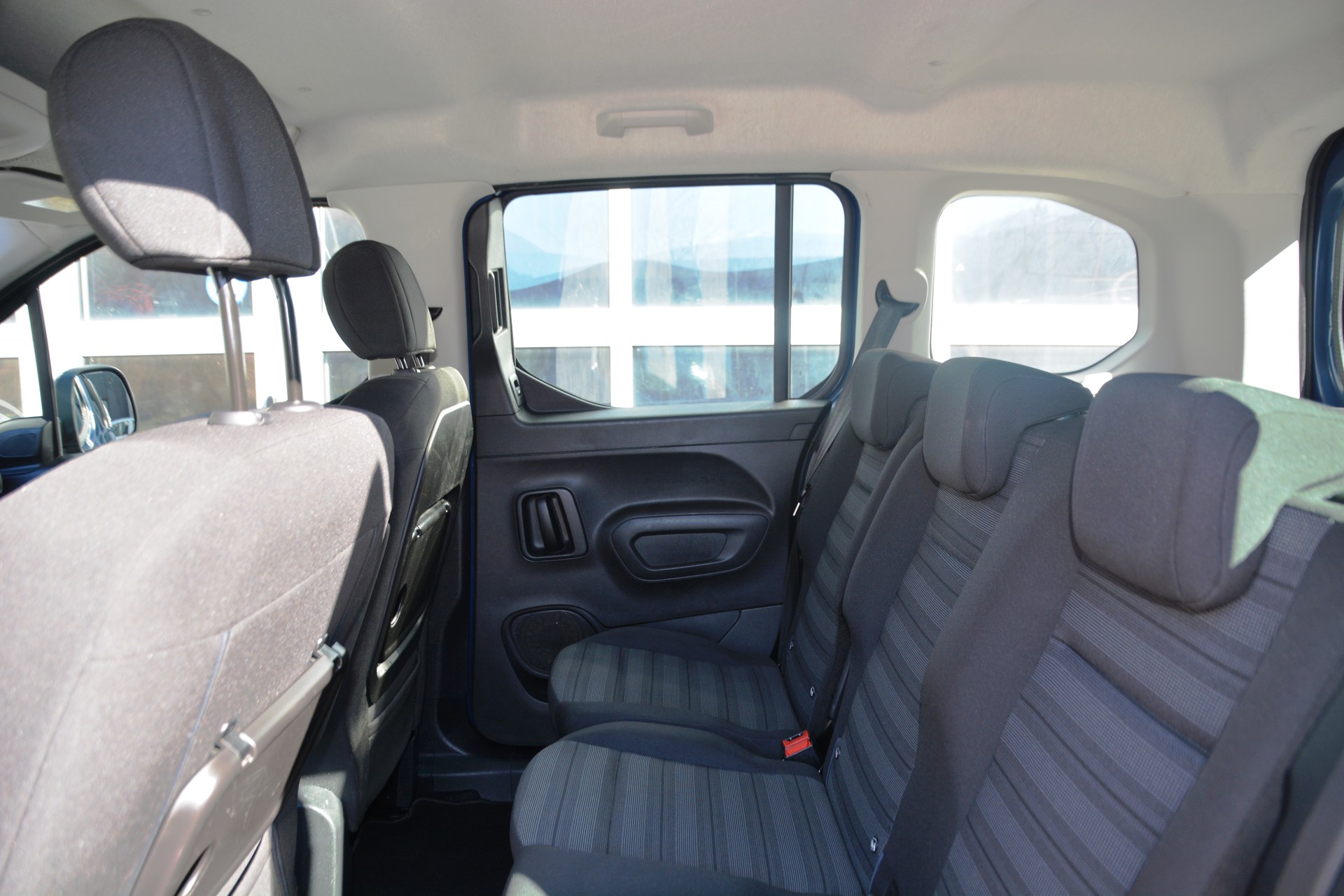 OPEL Combo Life 1.2 Enjoy-image-14