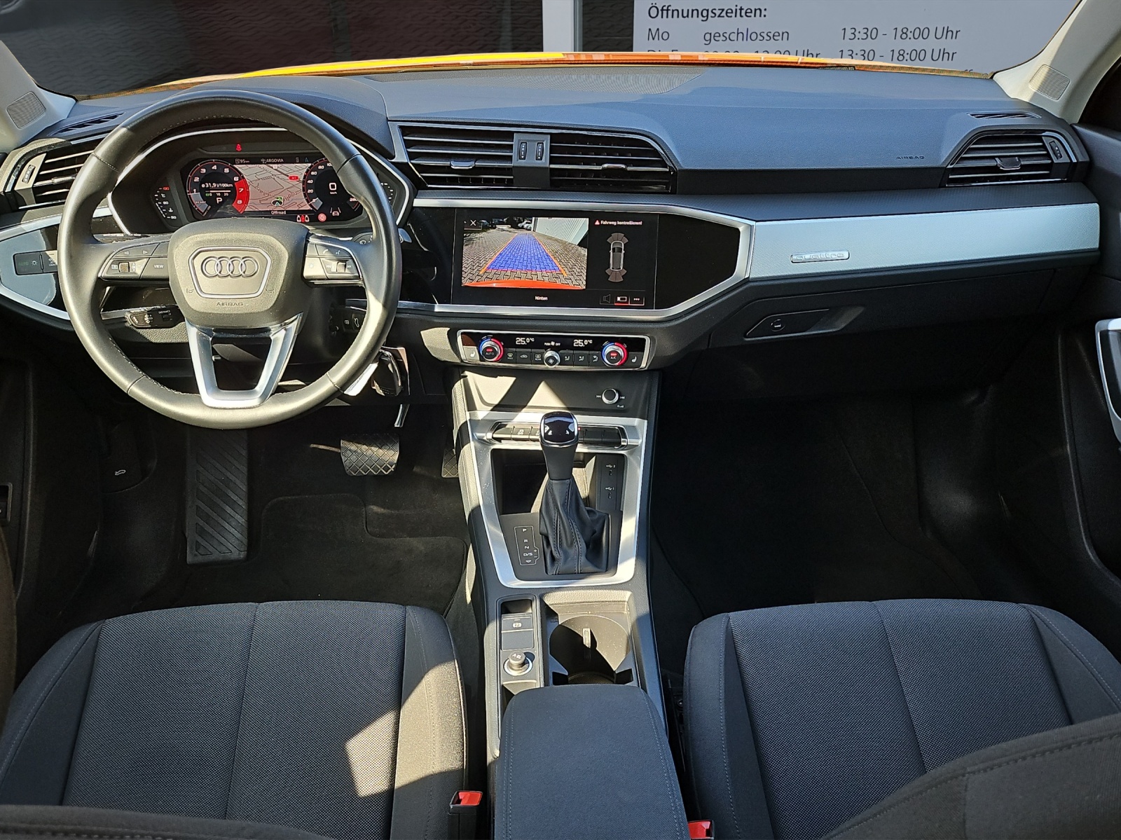 AUDI Q3 40 TFSI S line quattro S-tronic-image-8