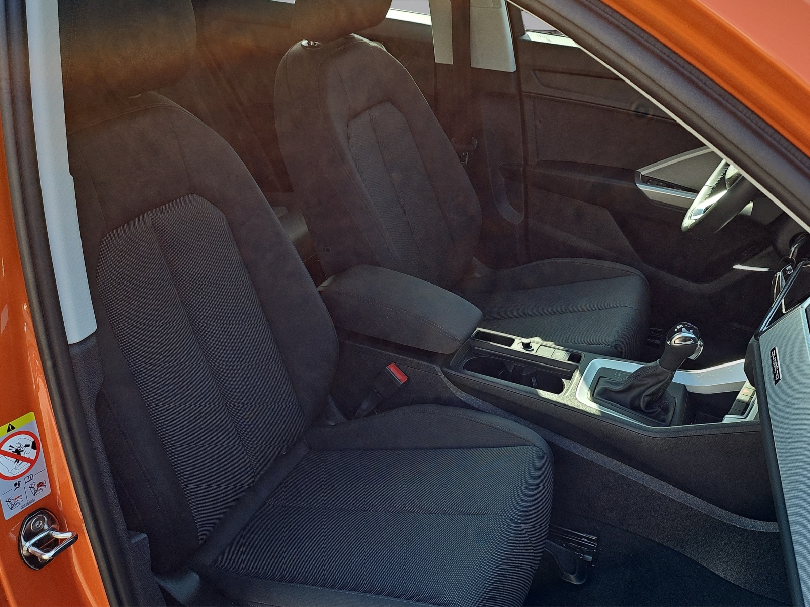 AUDI Q3 40 TFSI S line quattro S-tronic-image-14