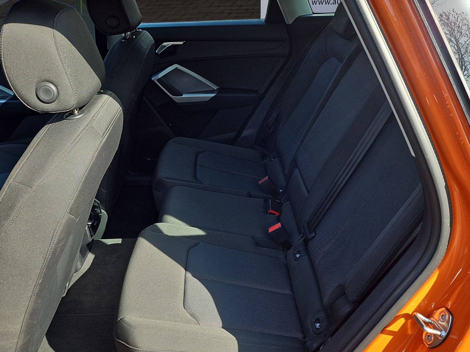 AUDI Q3 40 TFSI S line quattro S-tronic-image-15
