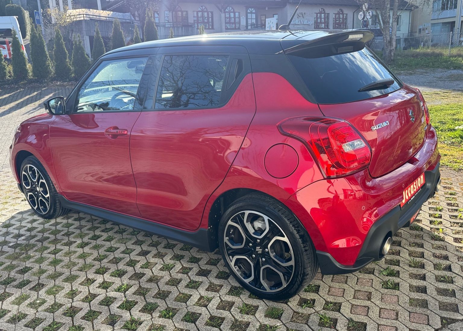SUZUKI Swift 1.4 T Sport Compact Top Hybrid-showroom-element-2