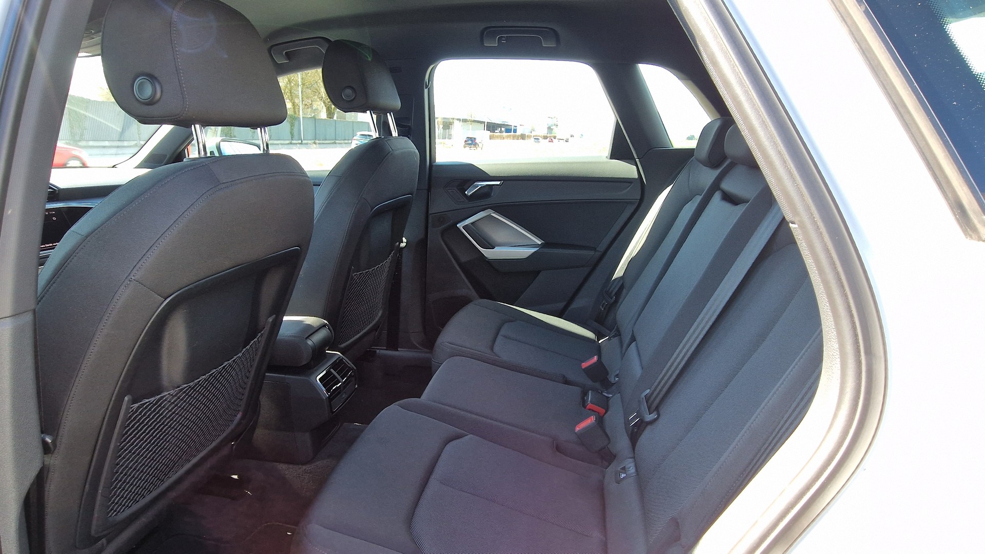 AUDI Q3 40 TFSI advanced quattro S-tronic-image-11