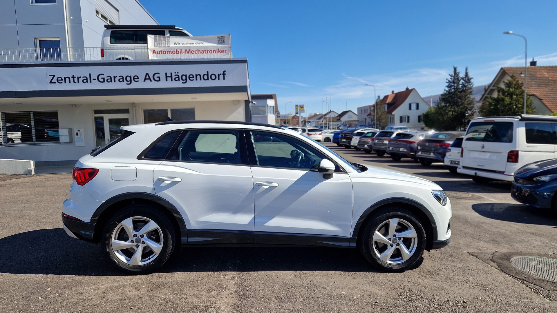 AUDI Q3 40 TFSI advanced quattro S-tronic-image-4