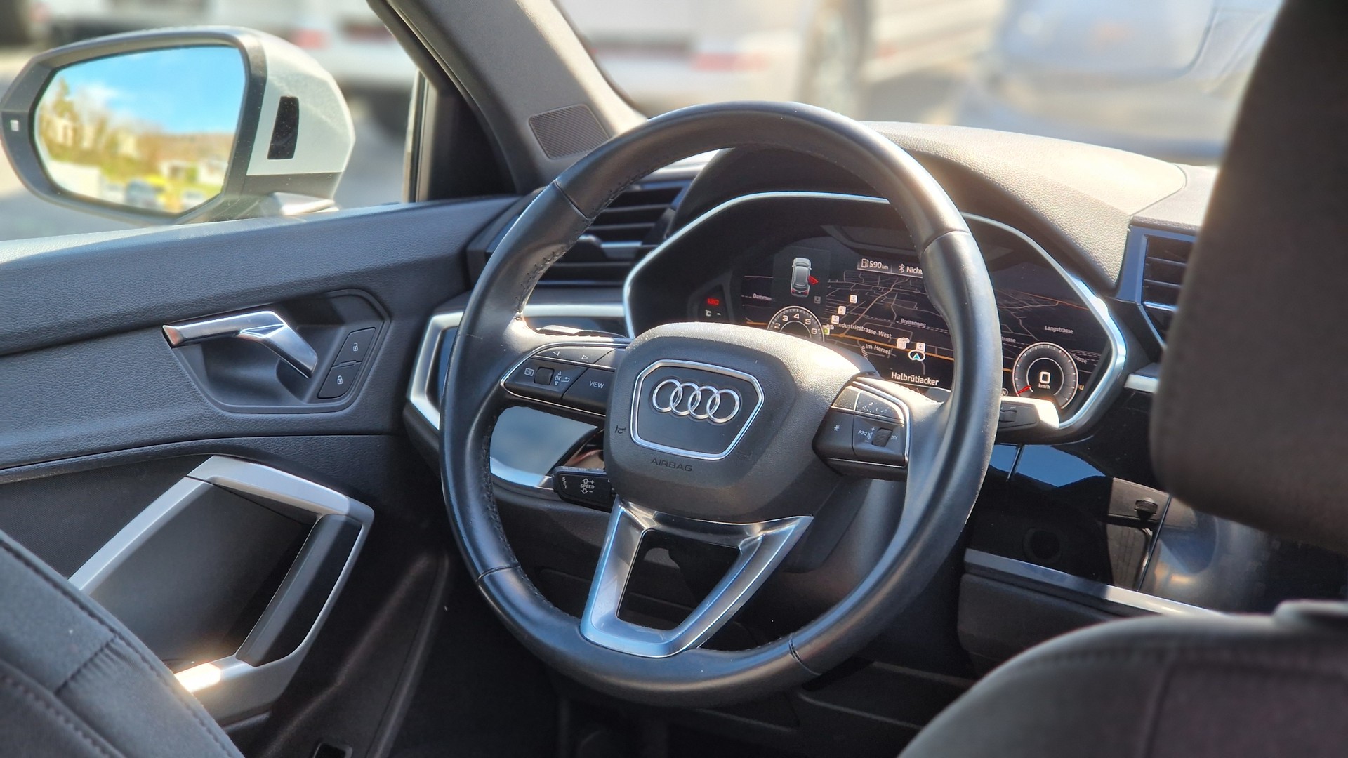 AUDI Q3 40 TFSI advanced quattro S-tronic-image-14
