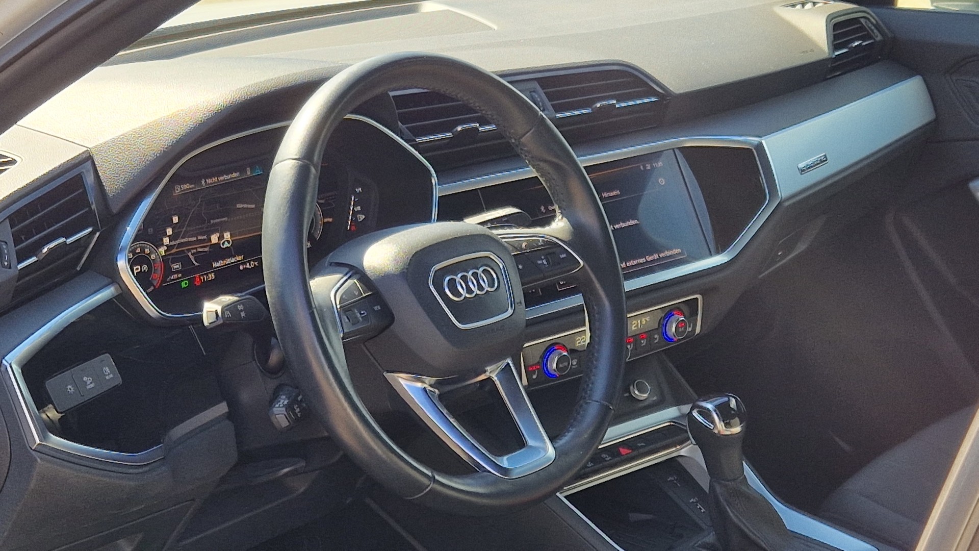 AUDI Q3 40 TFSI advanced quattro S-tronic-image-6