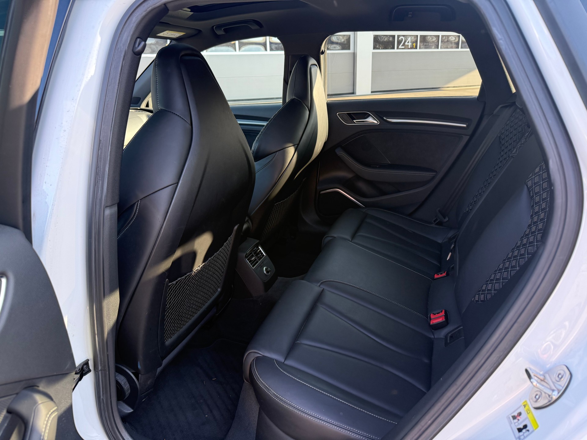 AUDI RS3 Sportback 2.5 TSI quattro S-tronic-image-7