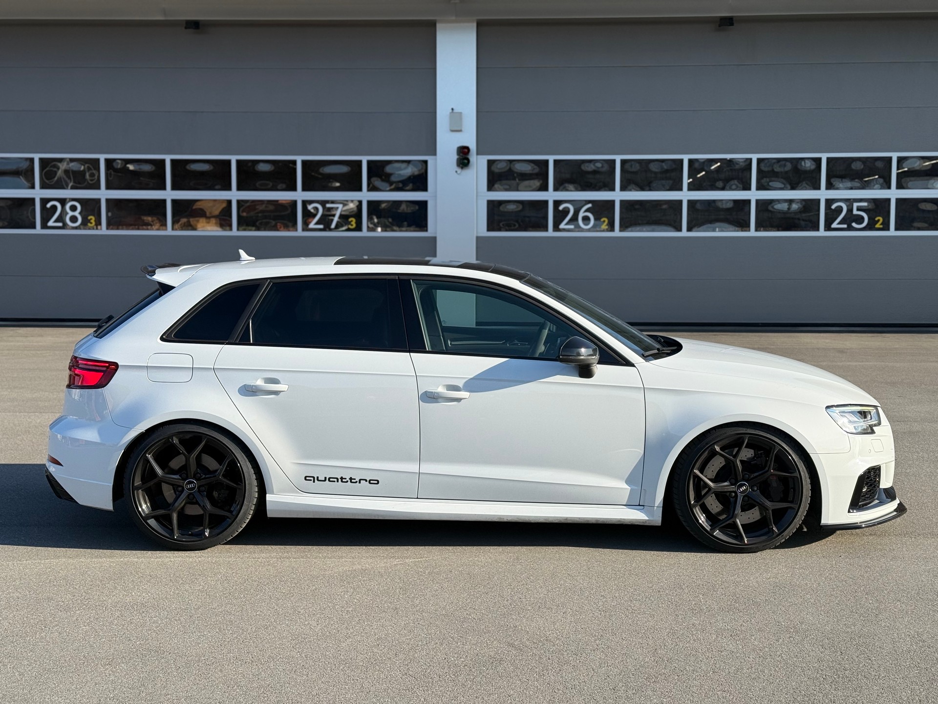 AUDI RS3 Sportback 2.5 TSI quattro S-tronic-showroom-element-2